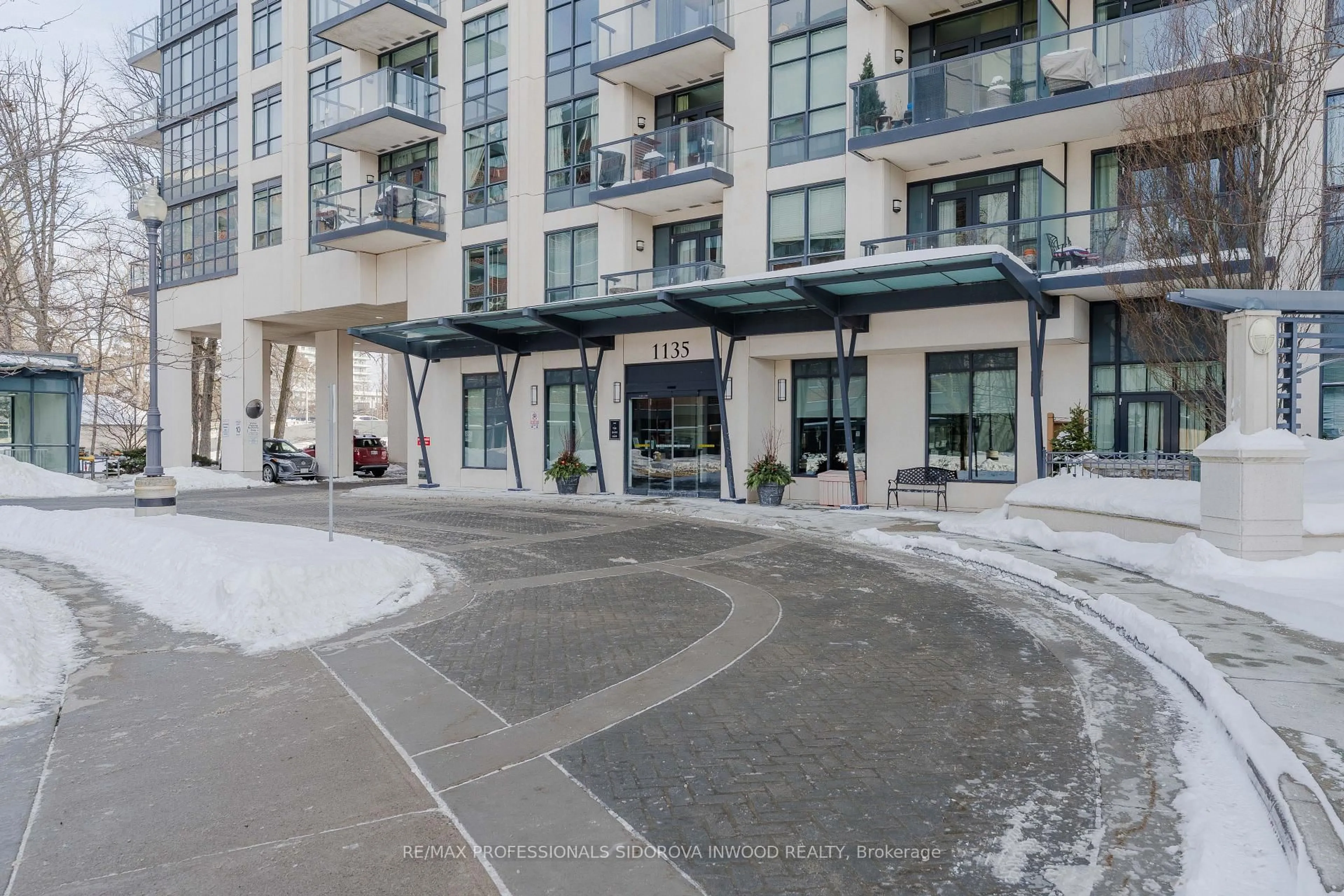 Patio, street for 1135 Royal York Rd #601, Toronto Ontario M9A 0C3