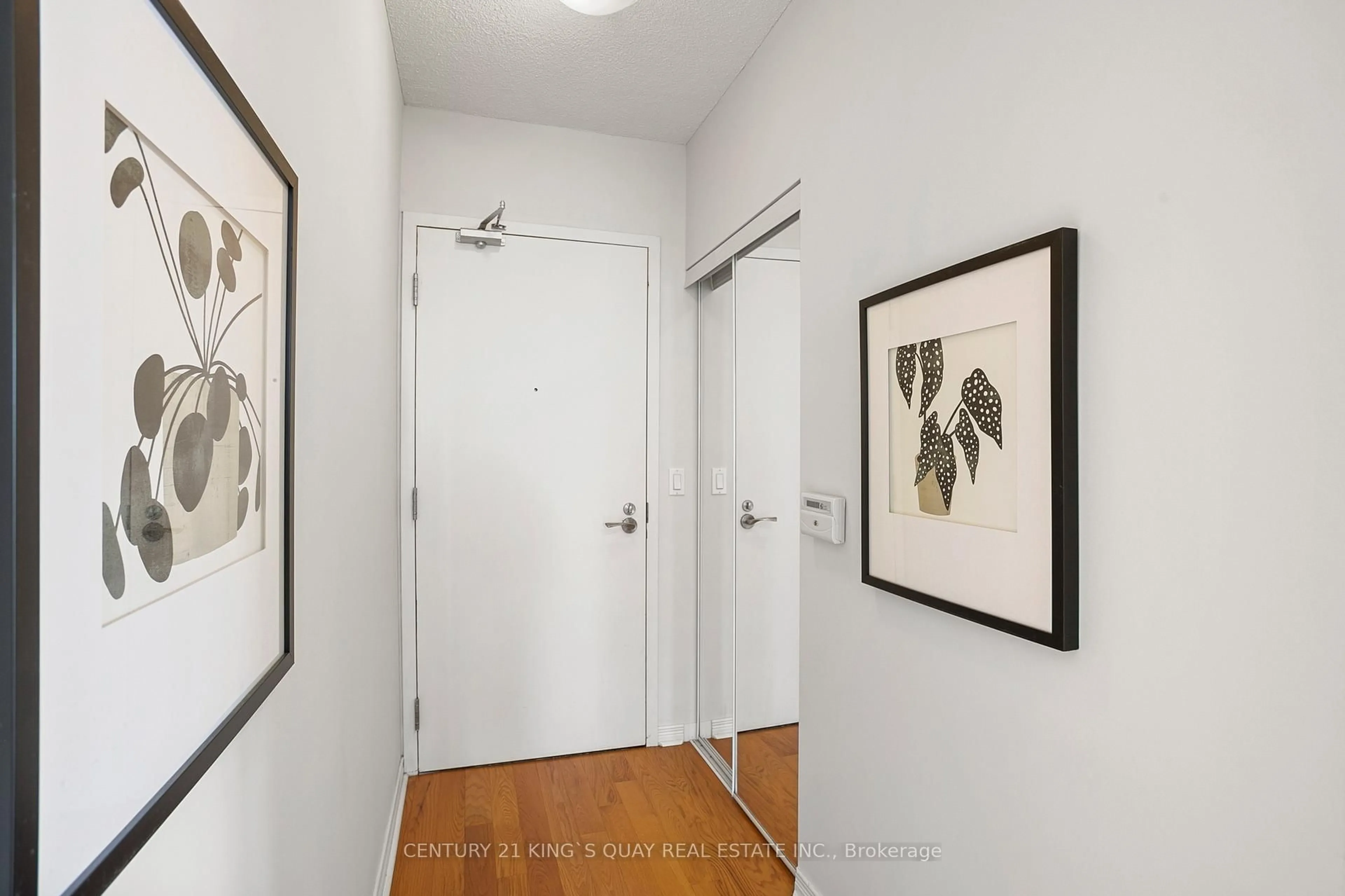 Indoor entryway for 2240 Lake Shore Blvd #2904, Toronto Ontario M8V 0A9
