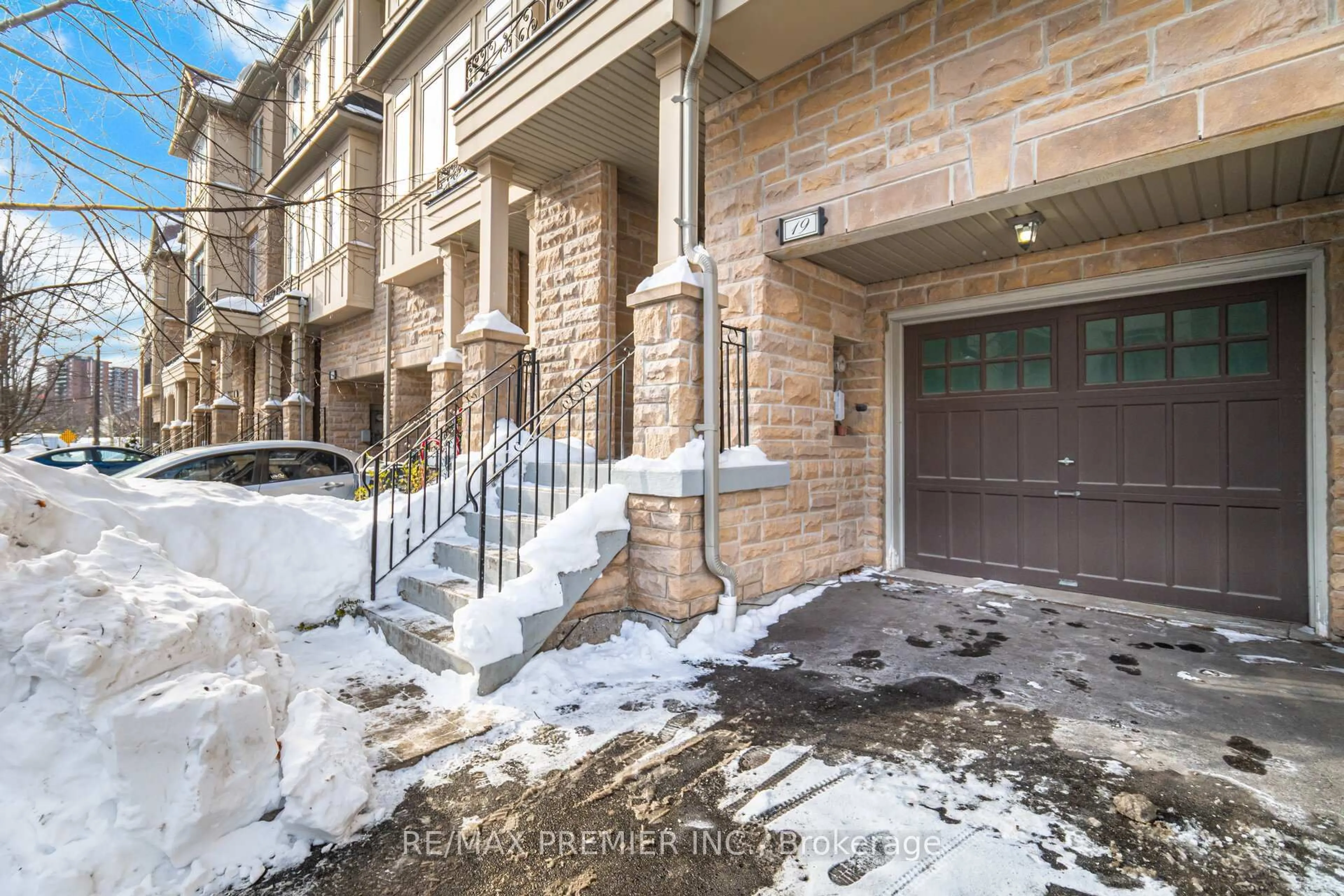 Indoor entryway for 3038 Haines Rd #19, Mississauga Ontario L4Y 0C8