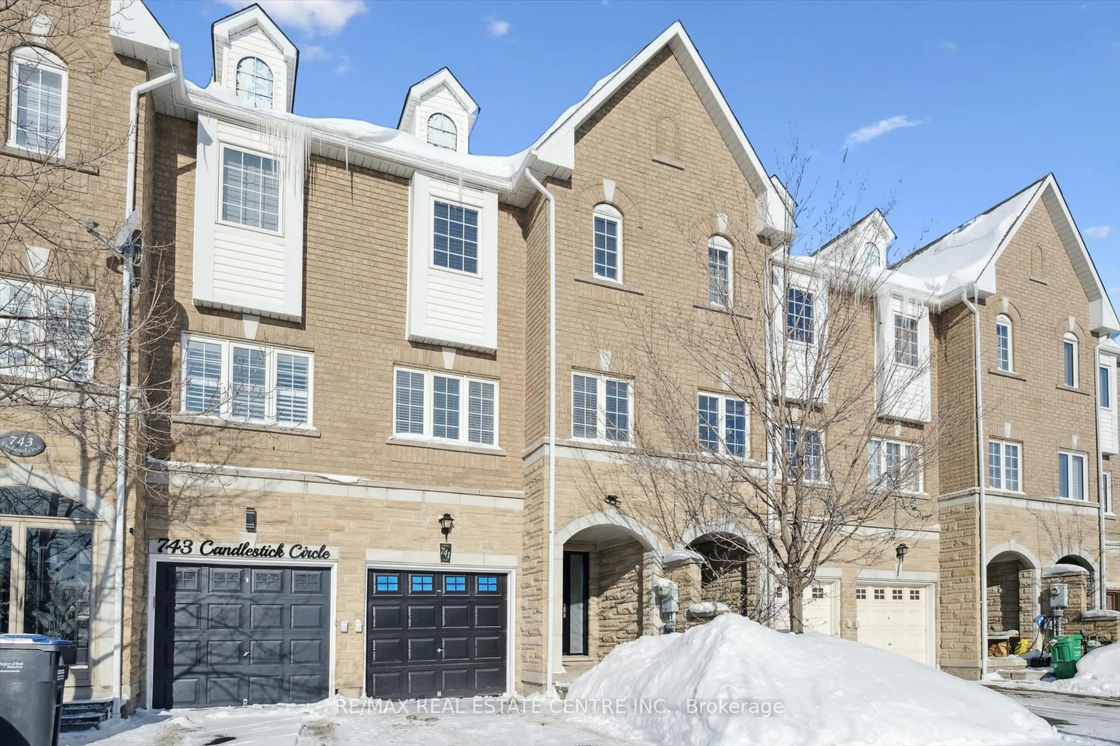 Unknown for 741 candlestick Circ, Mississauga Ontario L4Z 0B1