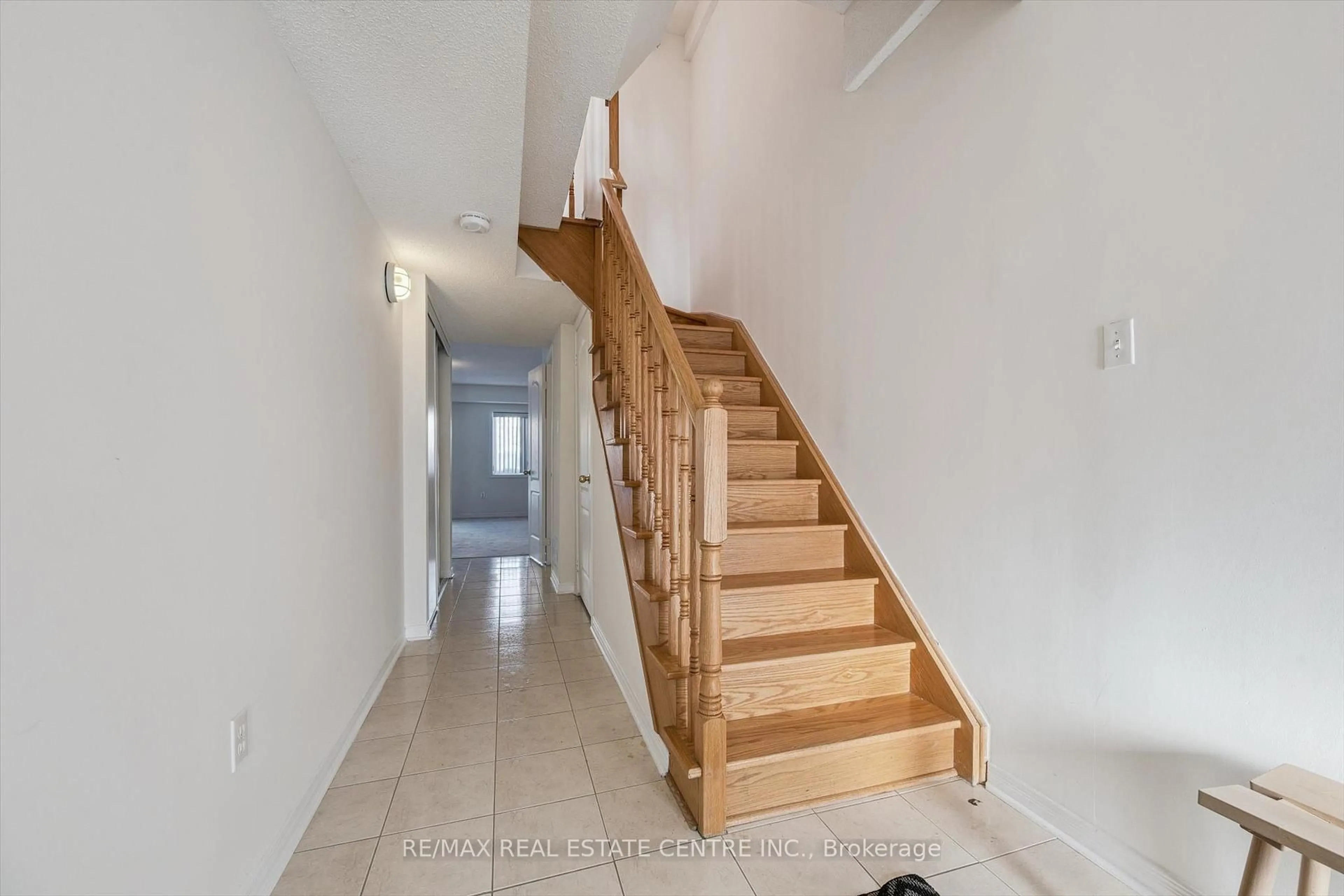 Stairs for 741 candlestick Circ, Mississauga Ontario L4Z 0B1