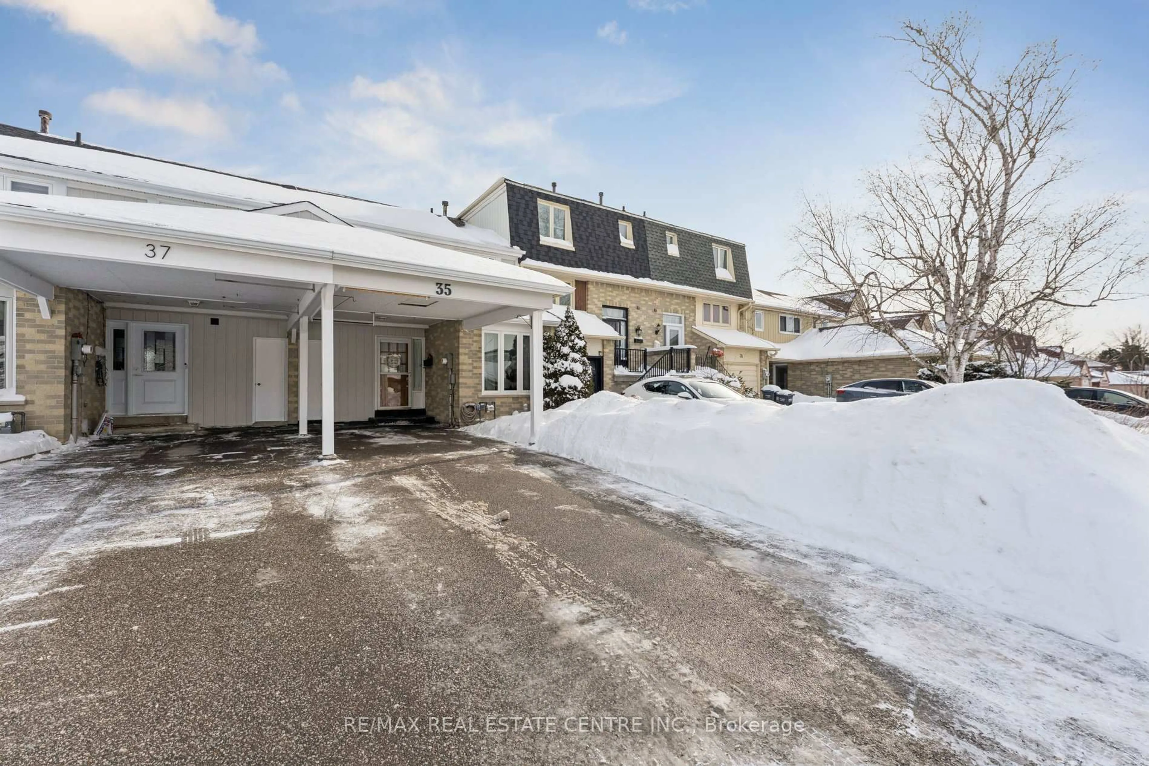 Unknown for 35 Primrose Cres, Brampton Ontario L6Z 1E1