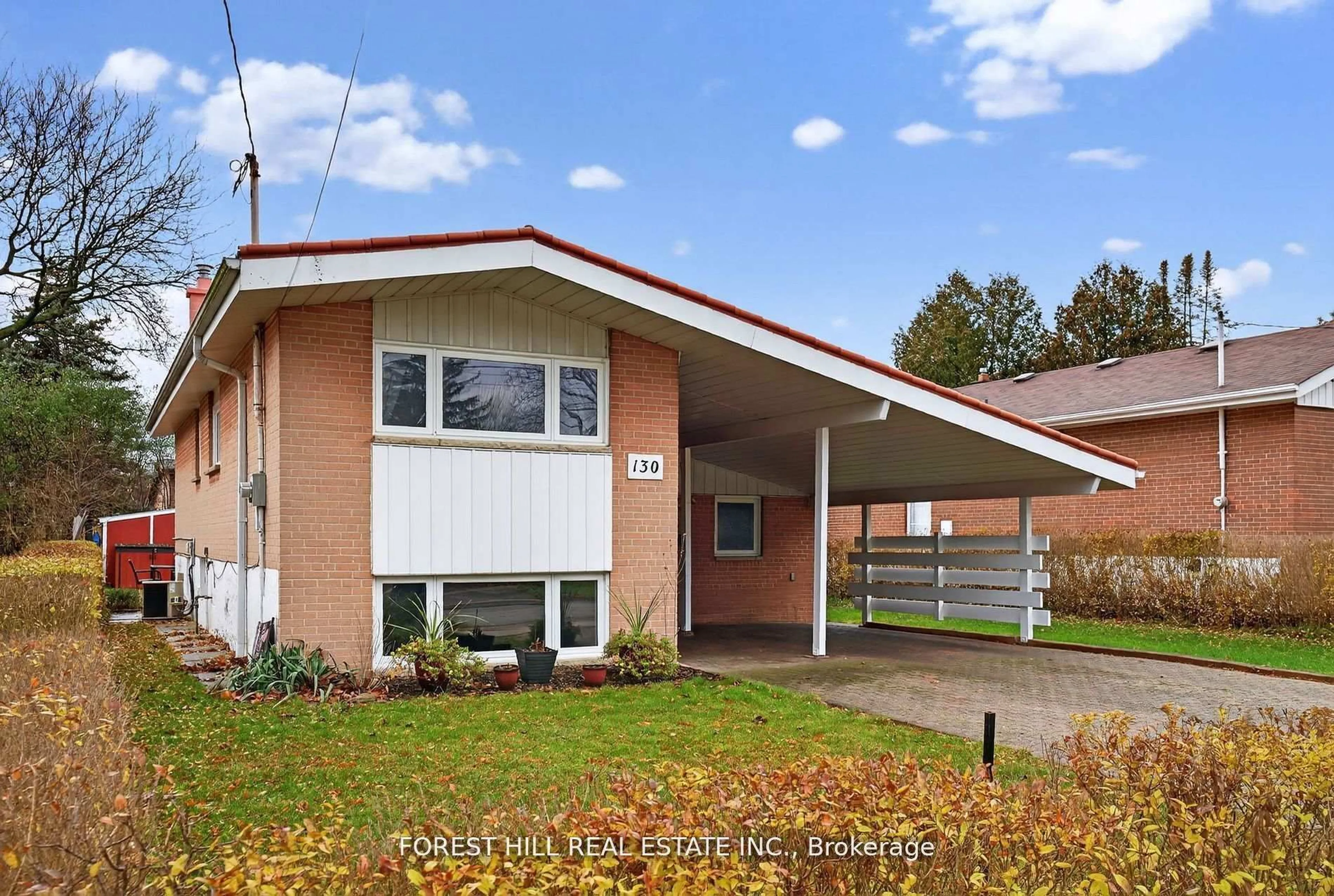 Home with vinyl exterior material, unknown for 130 Verobeach Blvd, Toronto Ontario M9M 1R1