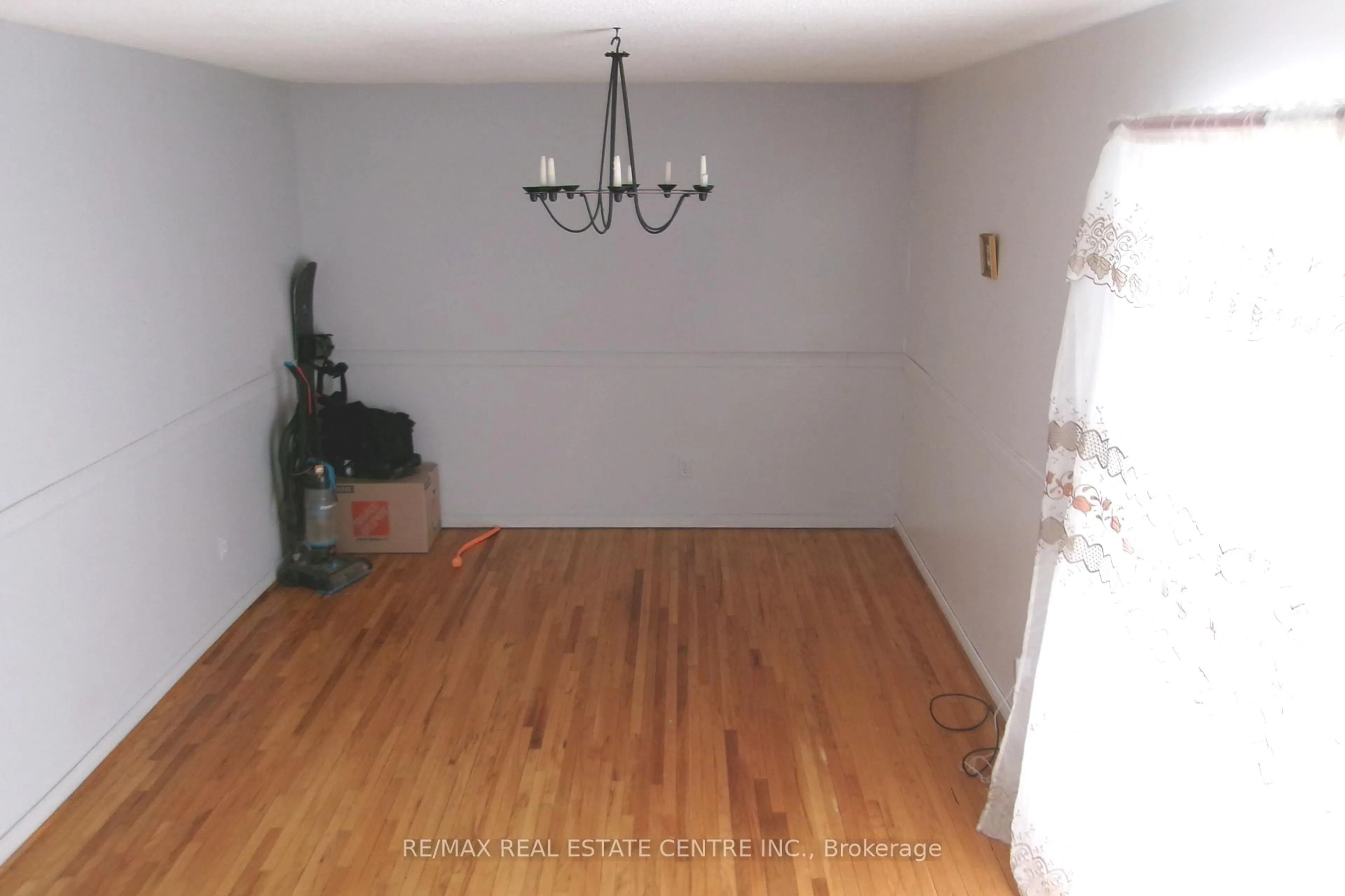 A pic of a room for 94 Diane Dr, Orangeville Ontario L9W 3N5