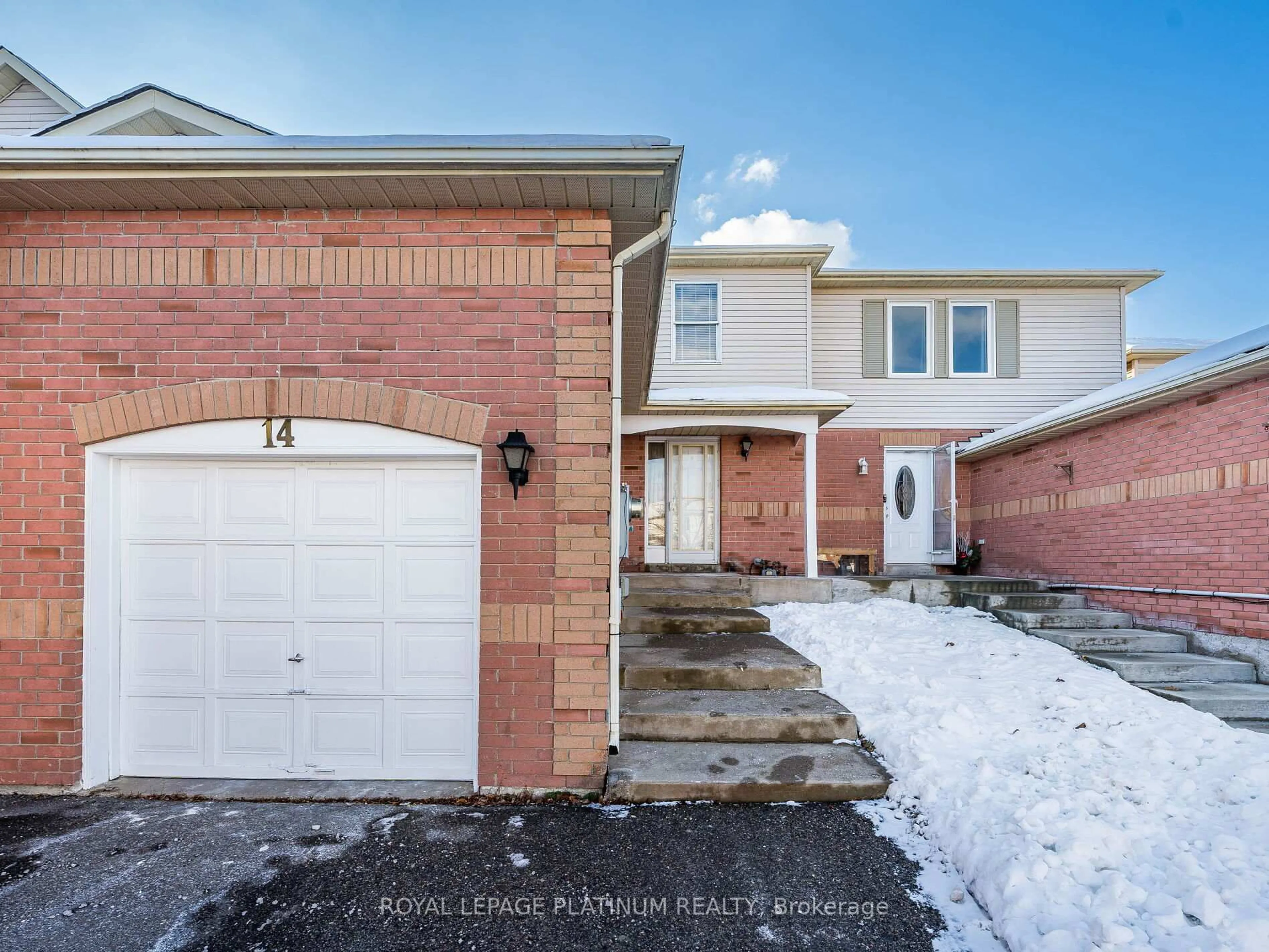 Home with brick exterior material, street for 14 Wallingford Crt, Brampton Ontario L6Y 4V7