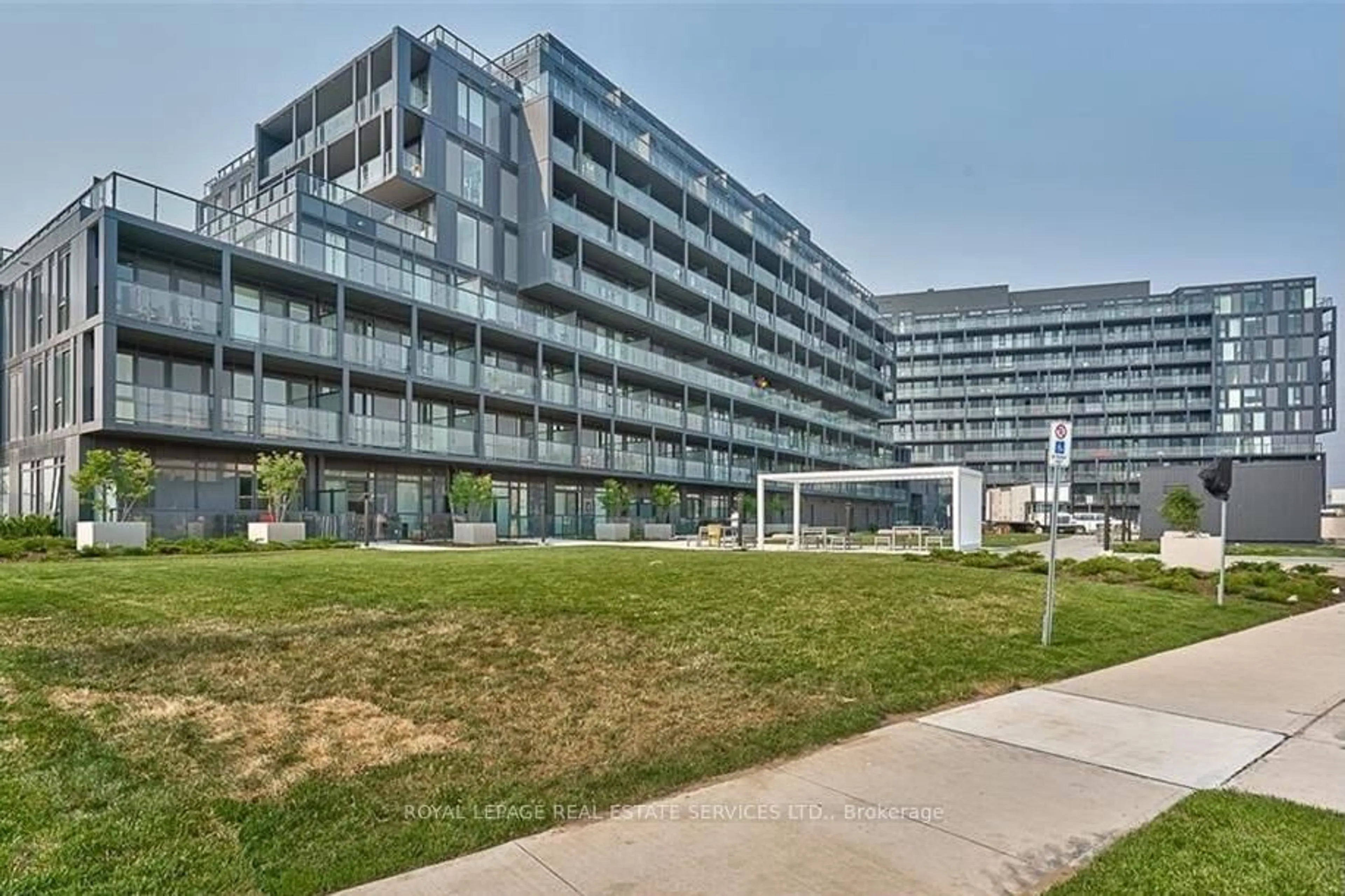 Unknown for 3210 Dakota Common #A318, Burlington Ontario L7M 0H4