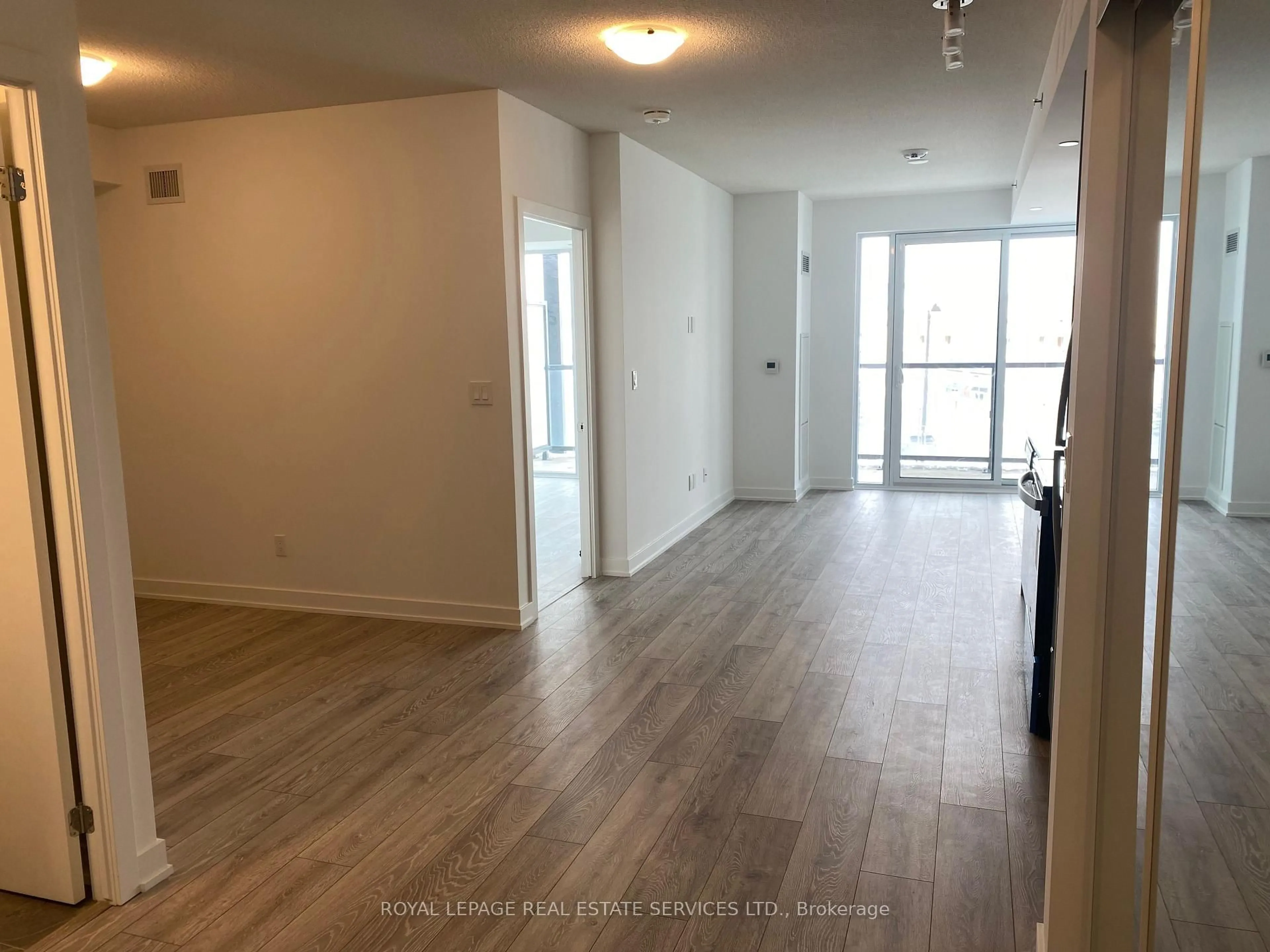 Unknown for 3210 Dakota Common #A318, Burlington Ontario L7M 0H4