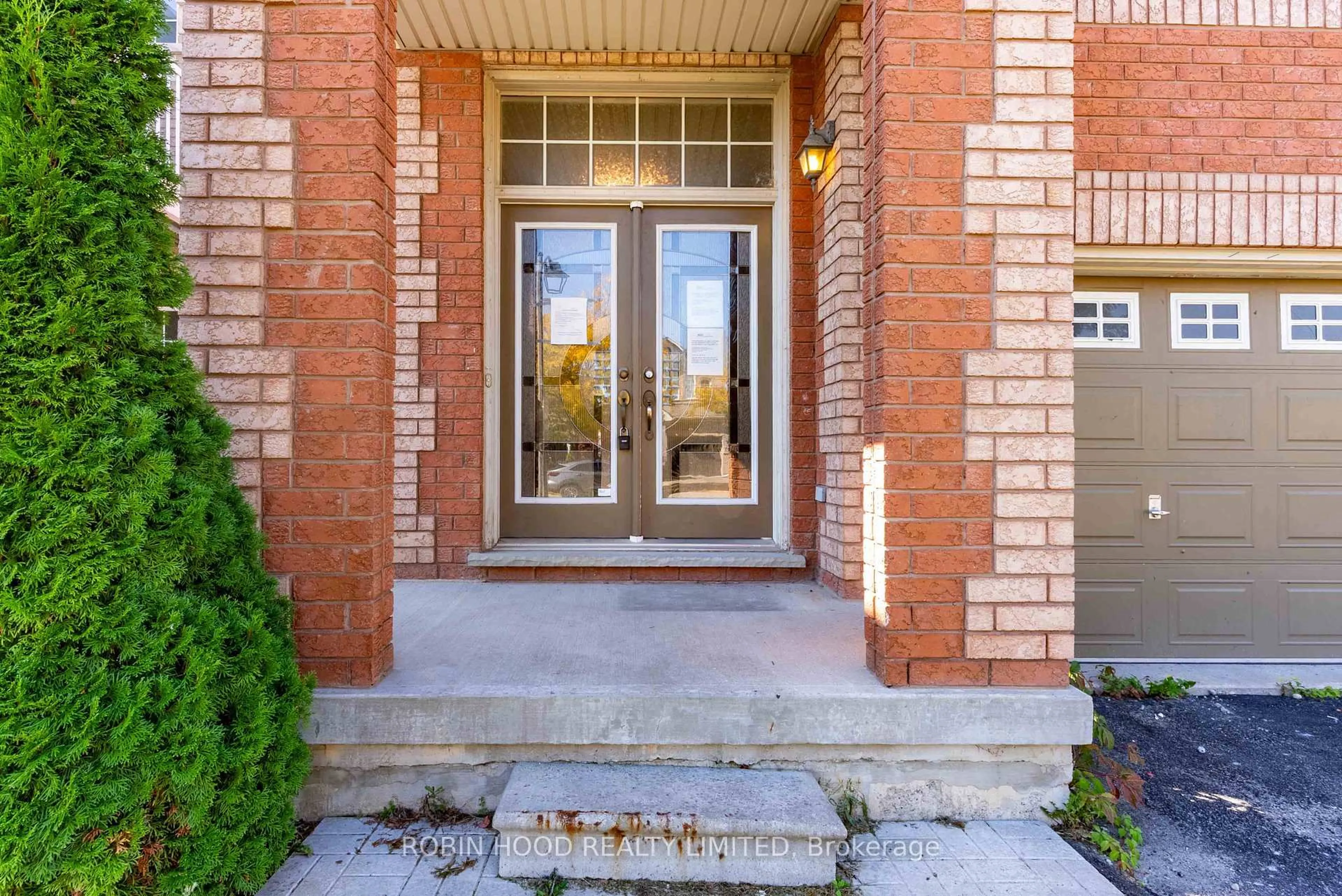 Indoor entryway for 6 Meadowlark Dr, Halton Hills Ontario L7G 6N2