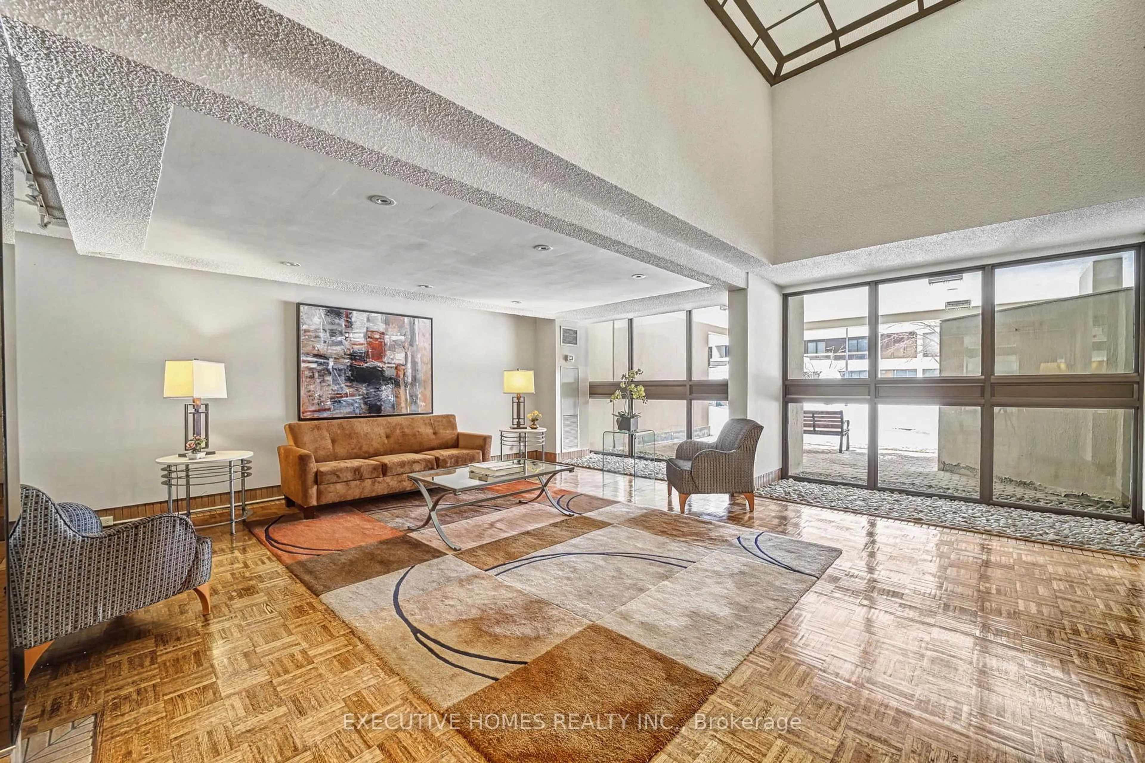 Unknown for 80 Quebec Ave #504, Toronto Ontario M6P 4B7