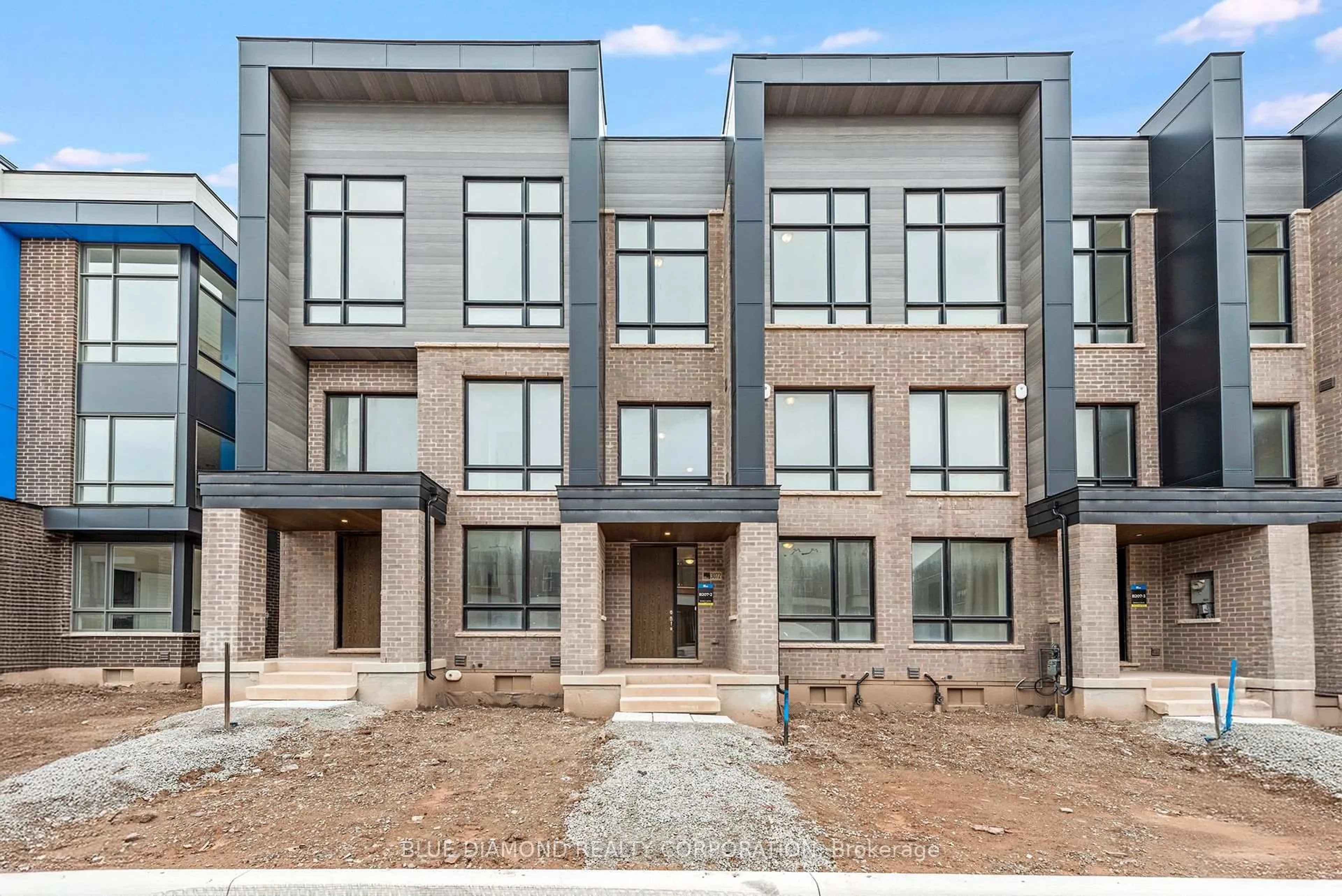 Home with brick exterior material, building for 3072 PERKINS Way, Oakville Ontario L6H 7Z4