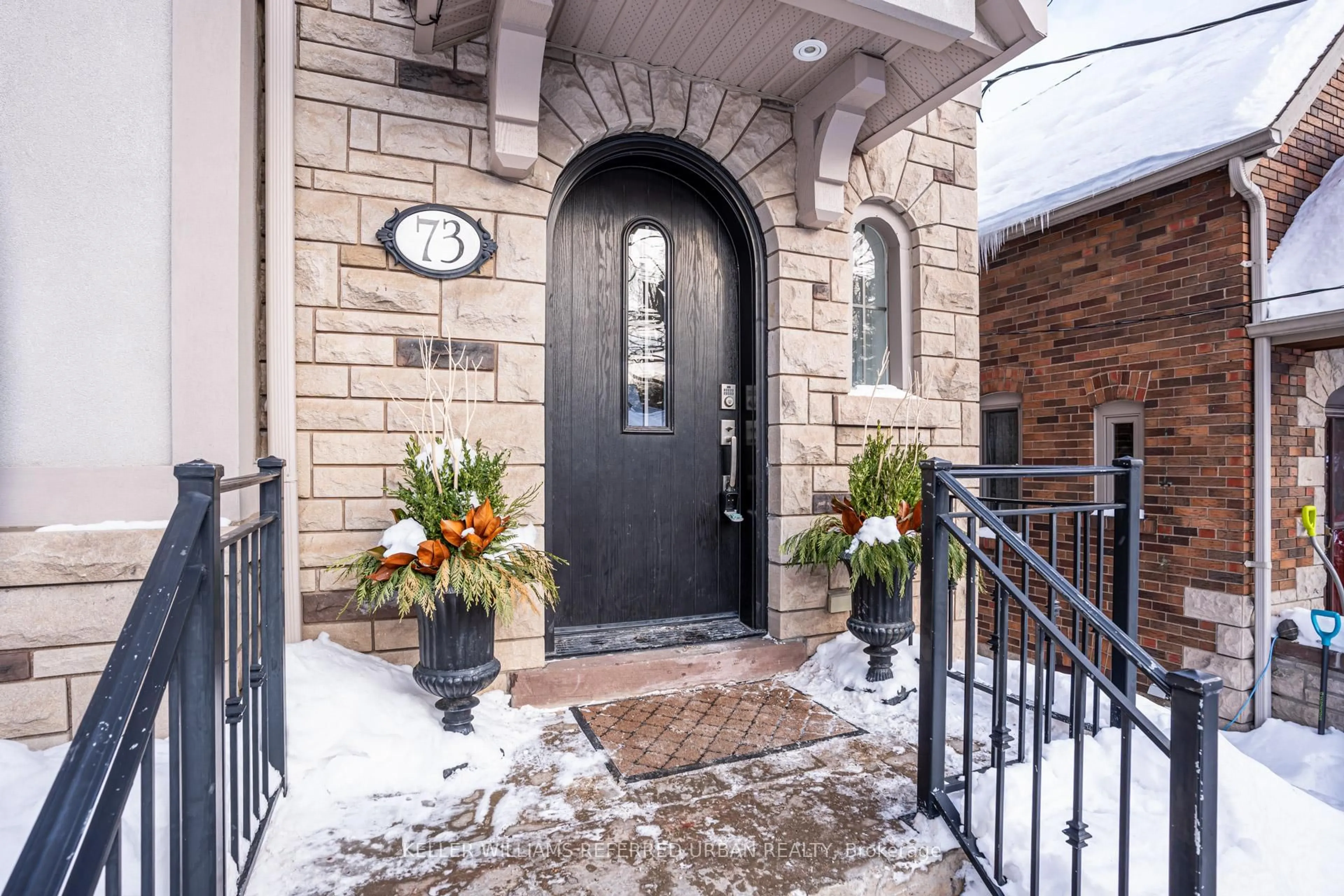 Indoor entryway for 73 Armadale Ave, Toronto Ontario M6S 3W9