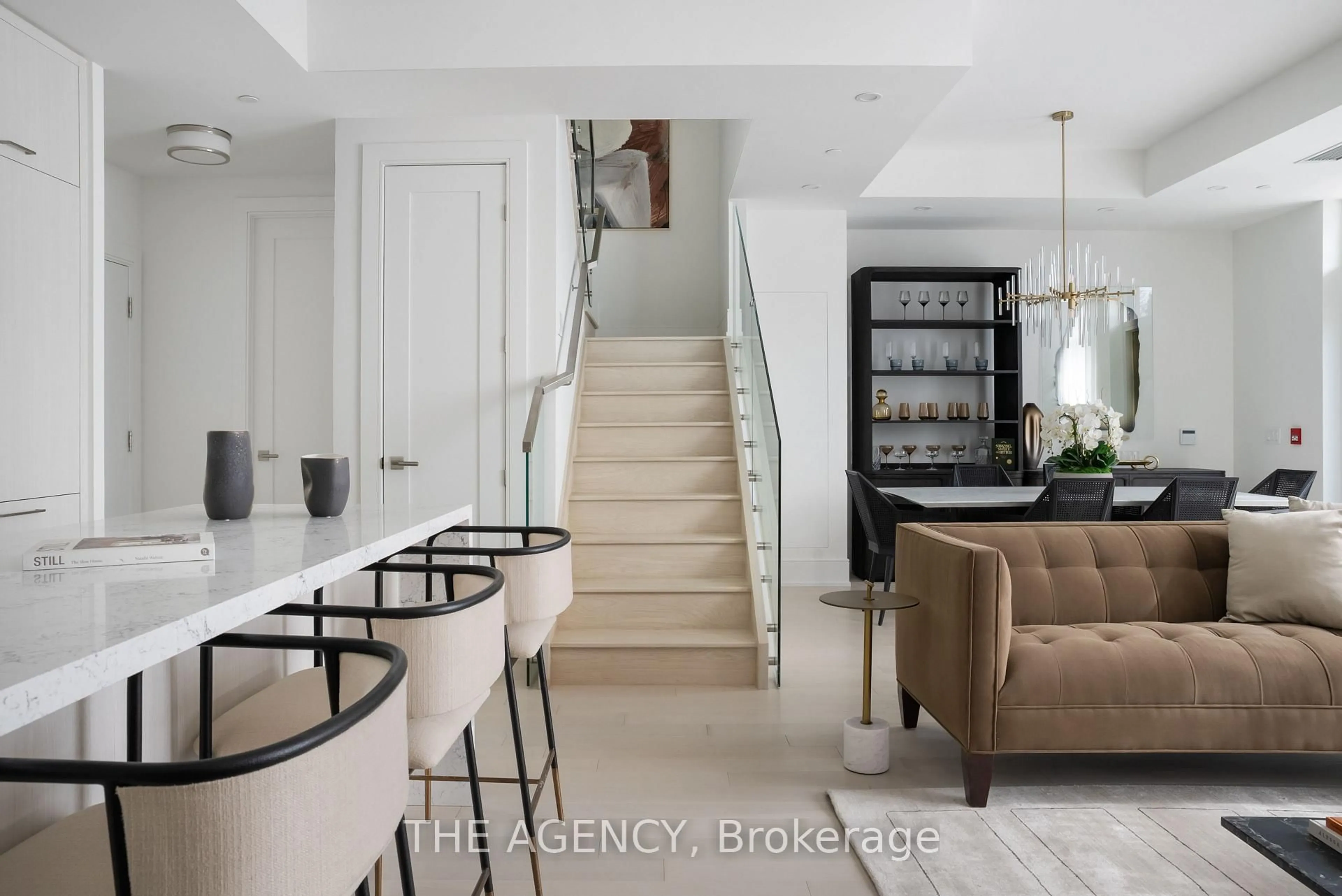 Indoor entryway for 259 The Kingsway #TH121, Toronto Ontario M9A 3T6