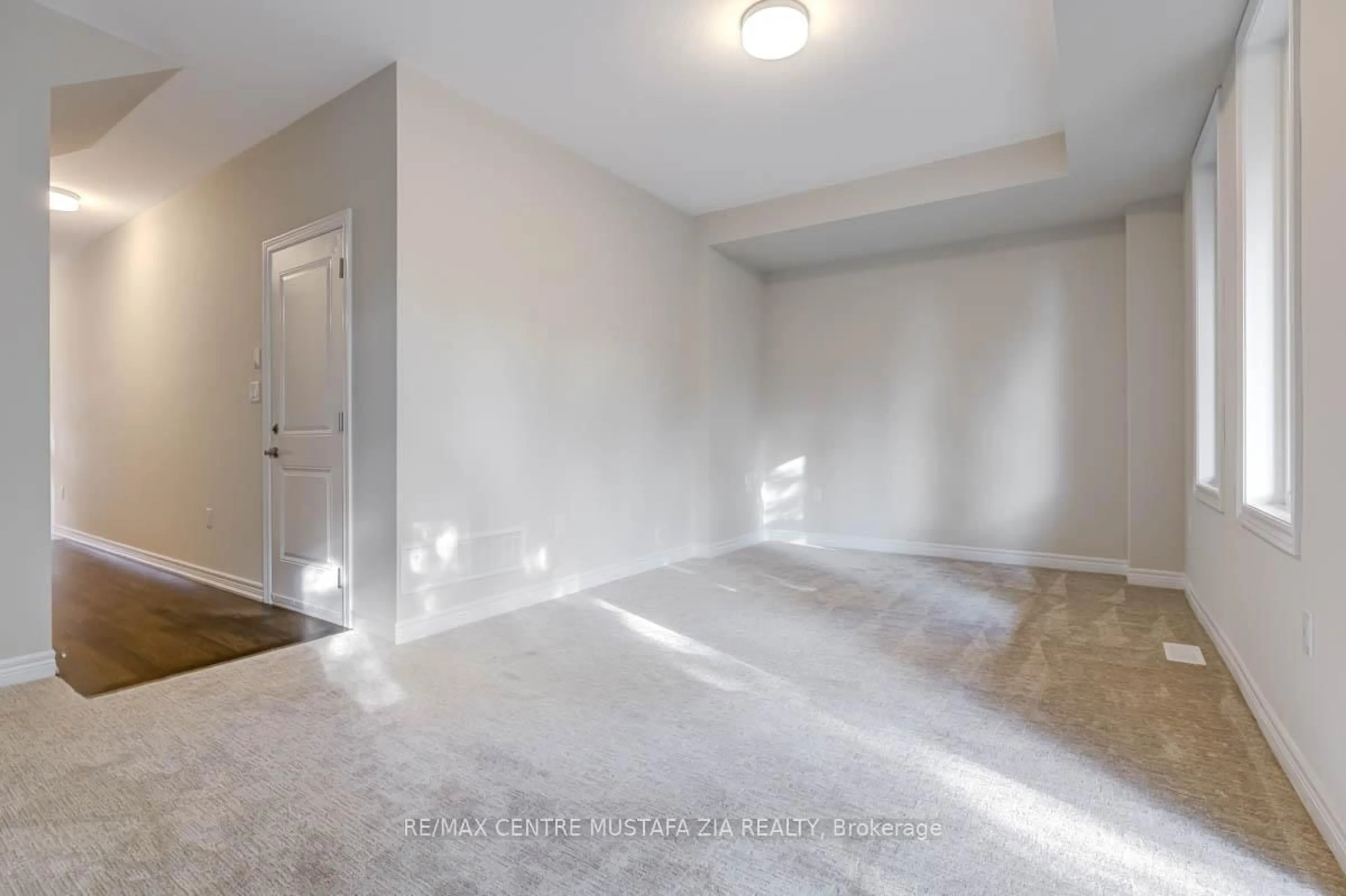 A pic of a room for 26 Folcroft St, Brampton Ontario L6Y 0B6