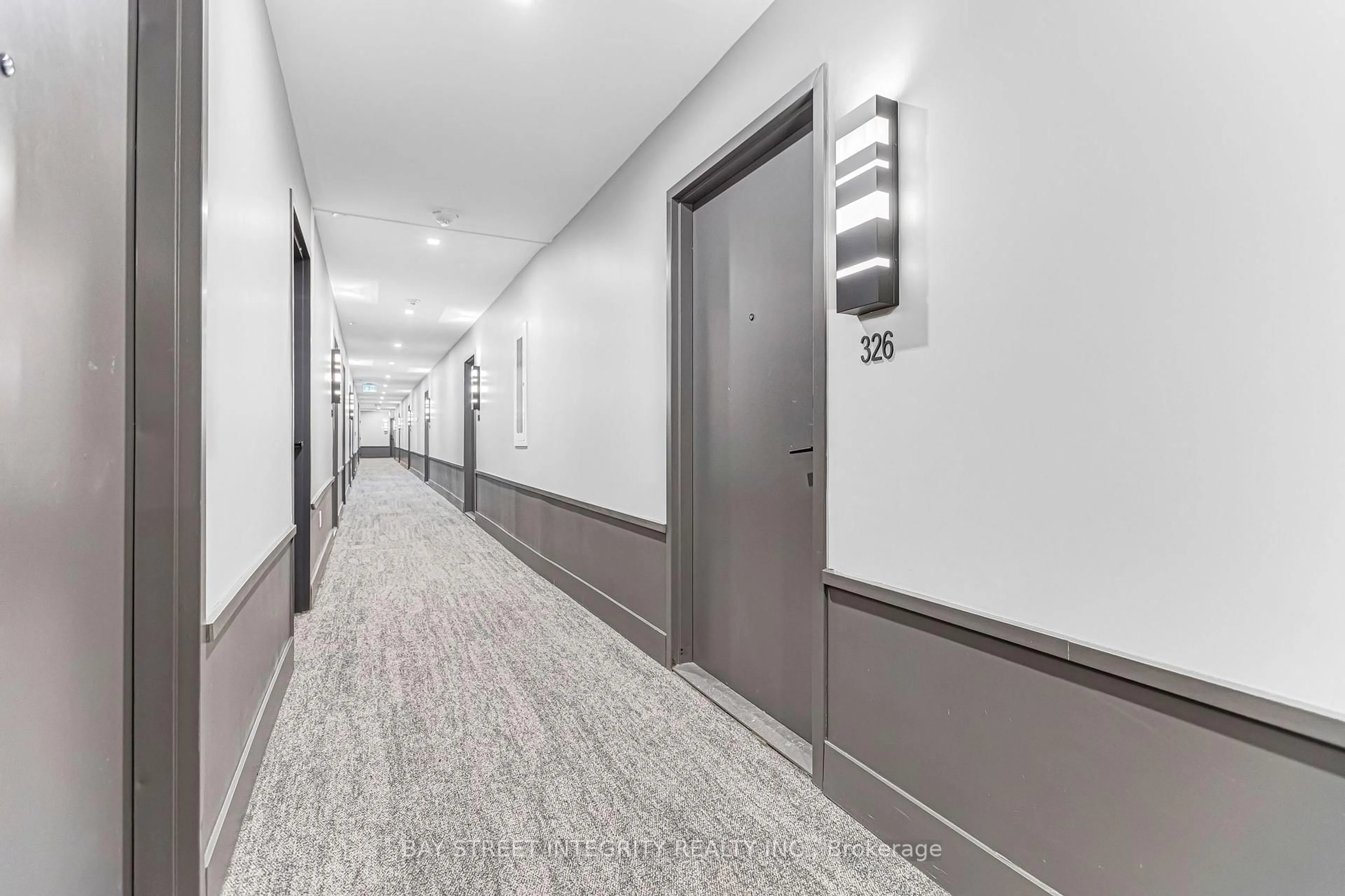 Indoor foyer for 2485 Taunton Rd #326, Oakville Ontario L6H 3R8