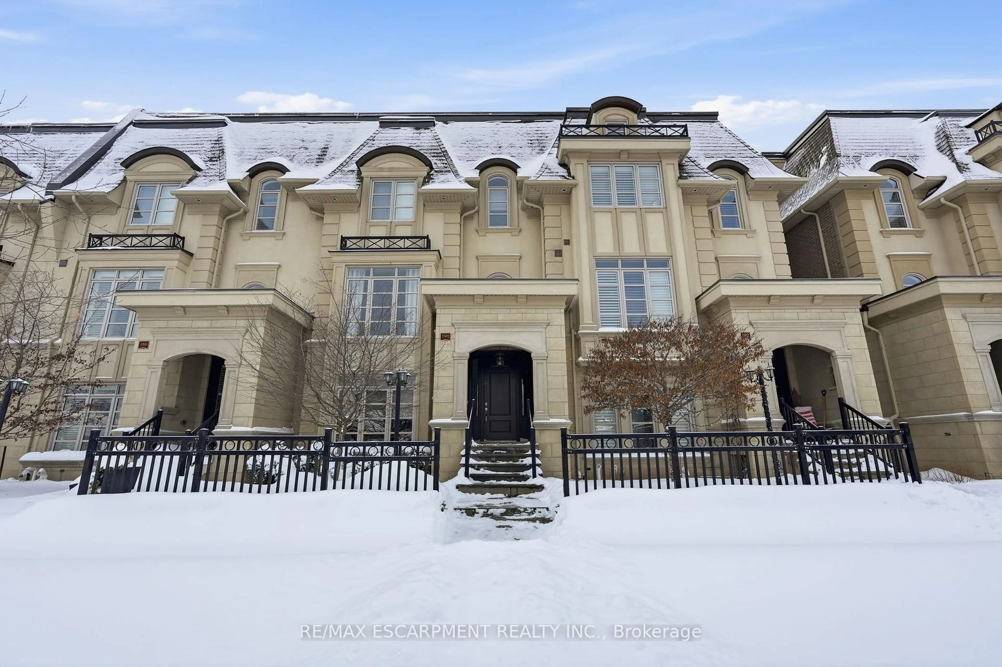 Unknown for 190 Dorval Dr, Oakville Ontario L6K 0H3