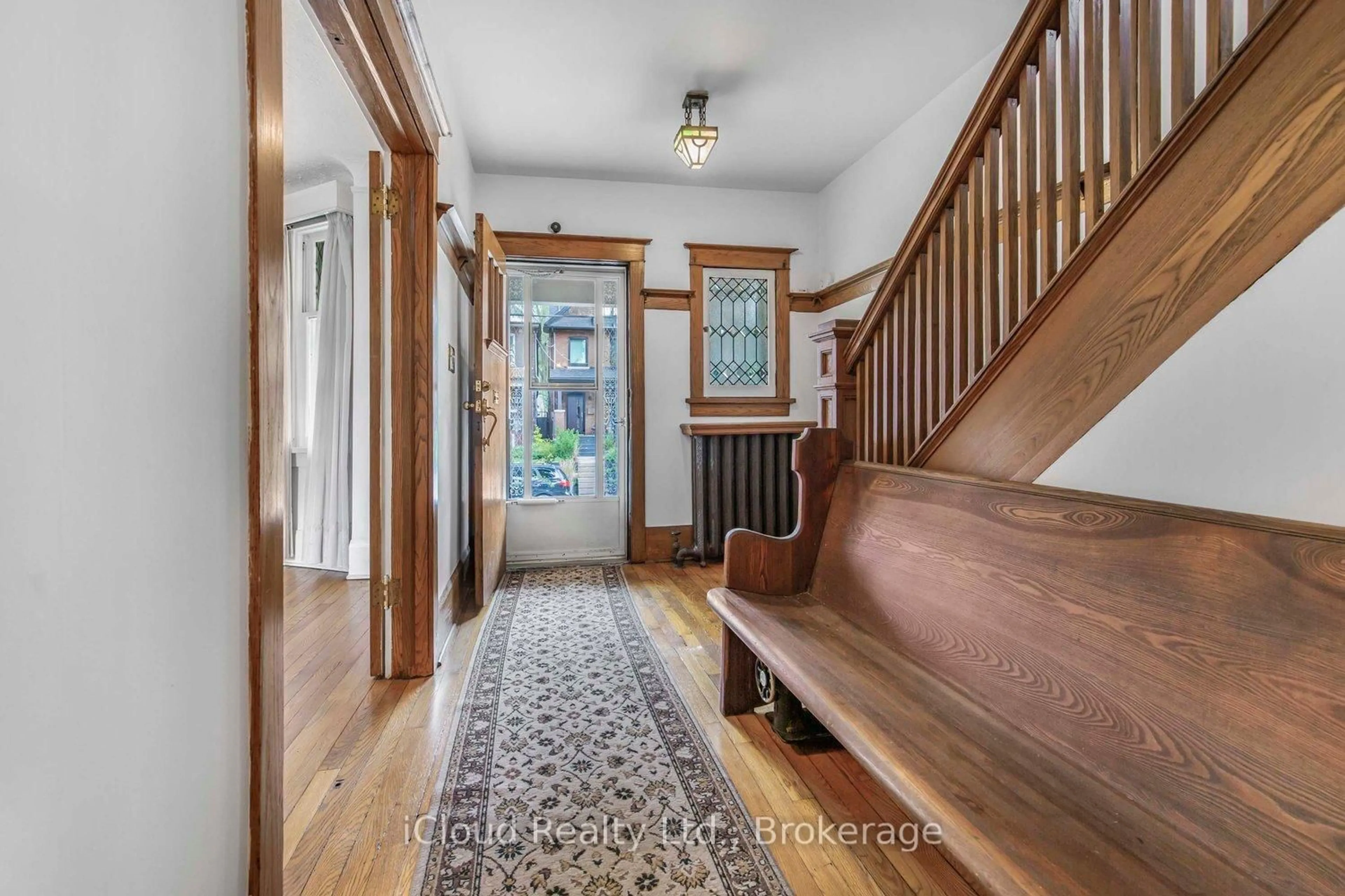 Indoor entryway for 74 Glendale Ave, Toronto Ontario M6R 2T1