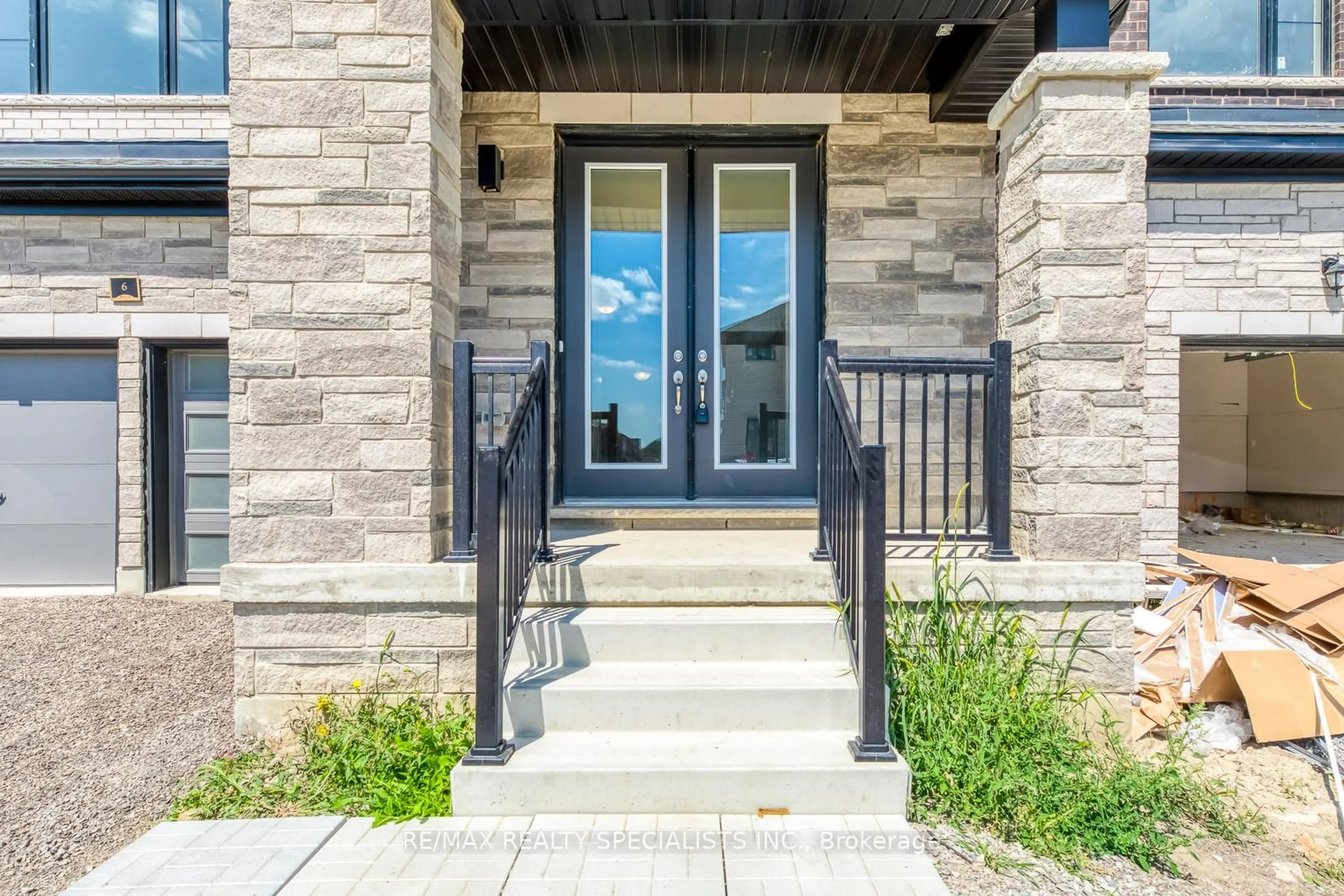 Indoor entryway for 6 Vincena Rd, Caledon Ontario L7C 4M5