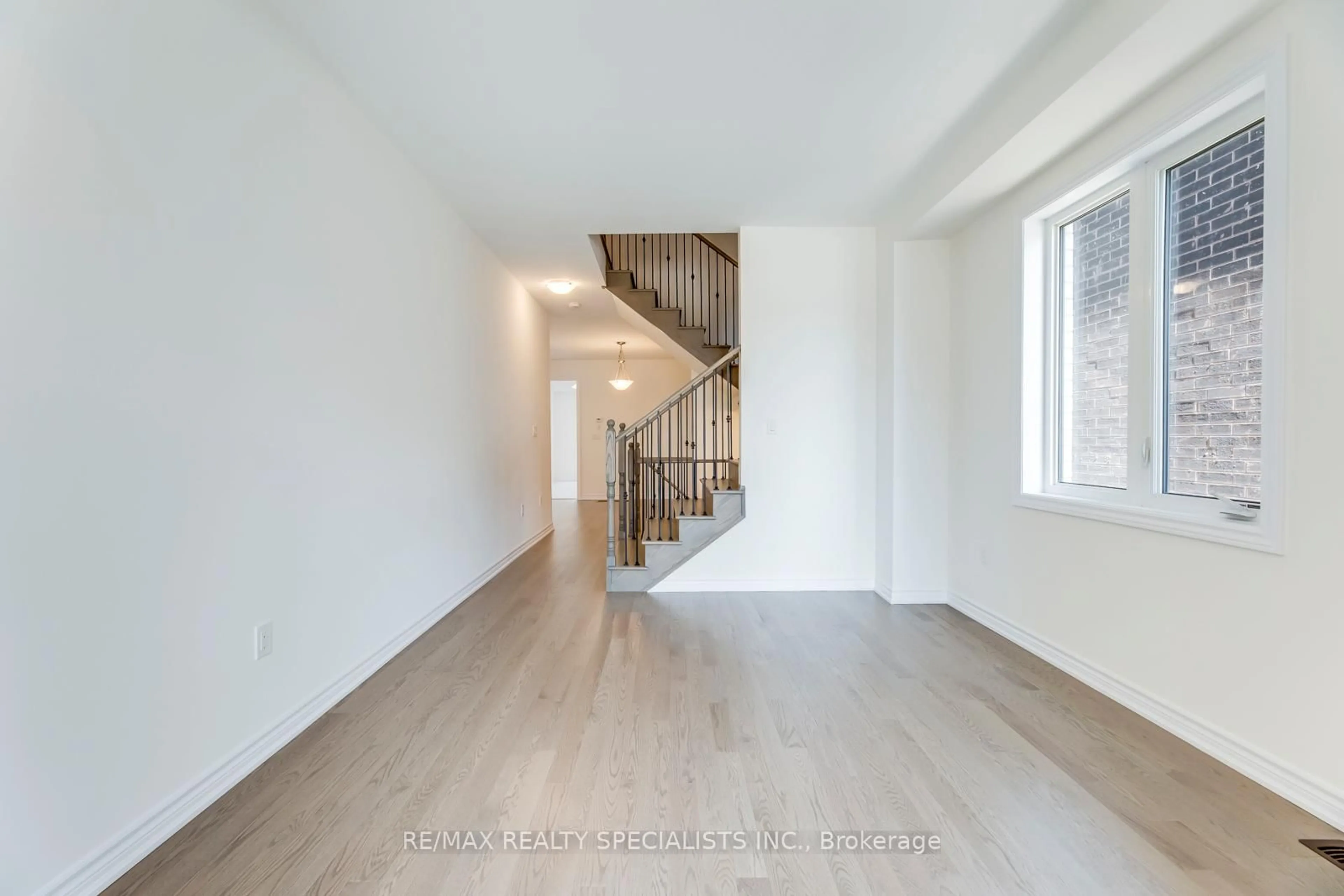 Unknown for 6 Vincena Rd, Caledon Ontario L7C 4M5