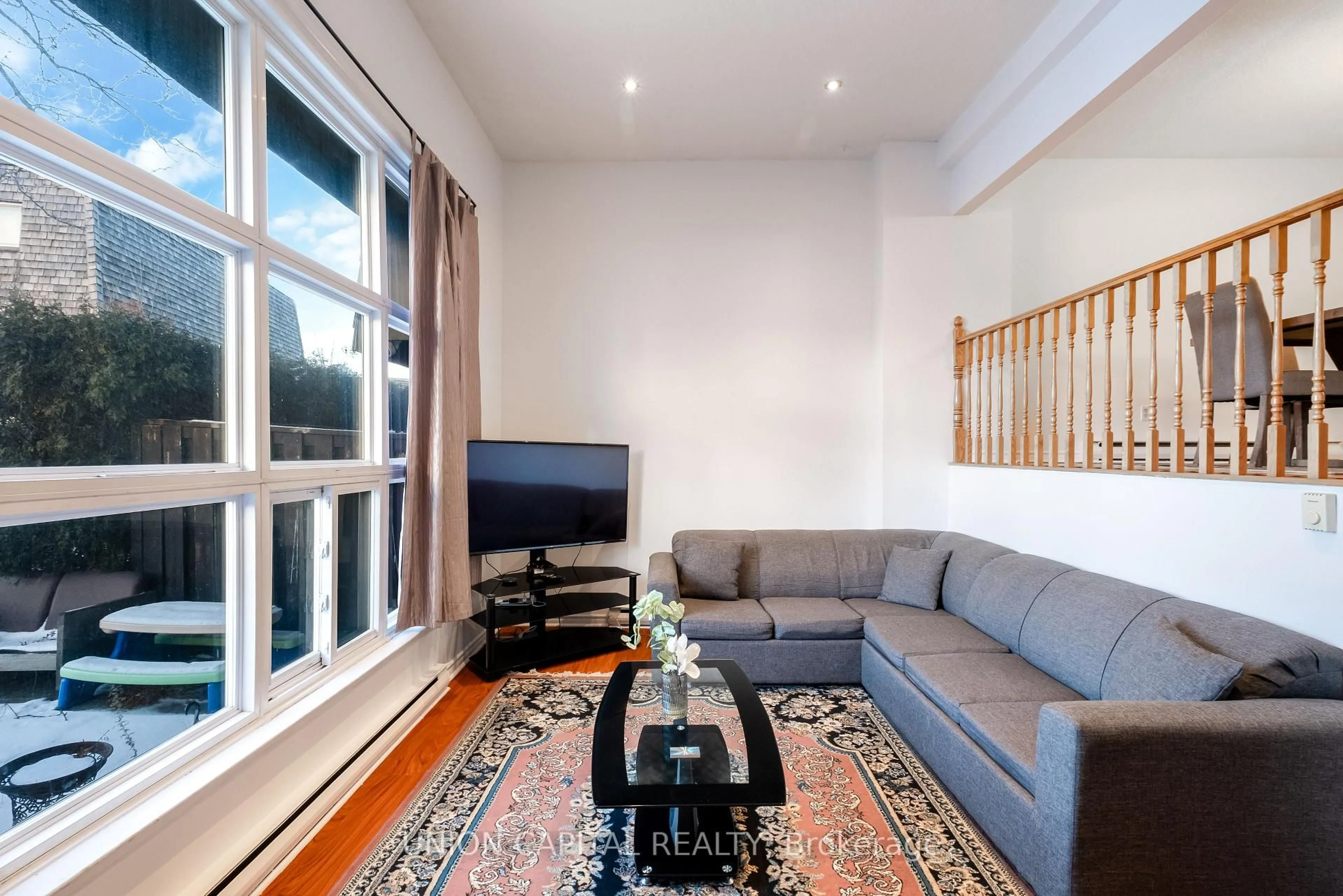 Living room with furniture, unknown for 9 Briar Path, Brampton Ontario L6T 2A2