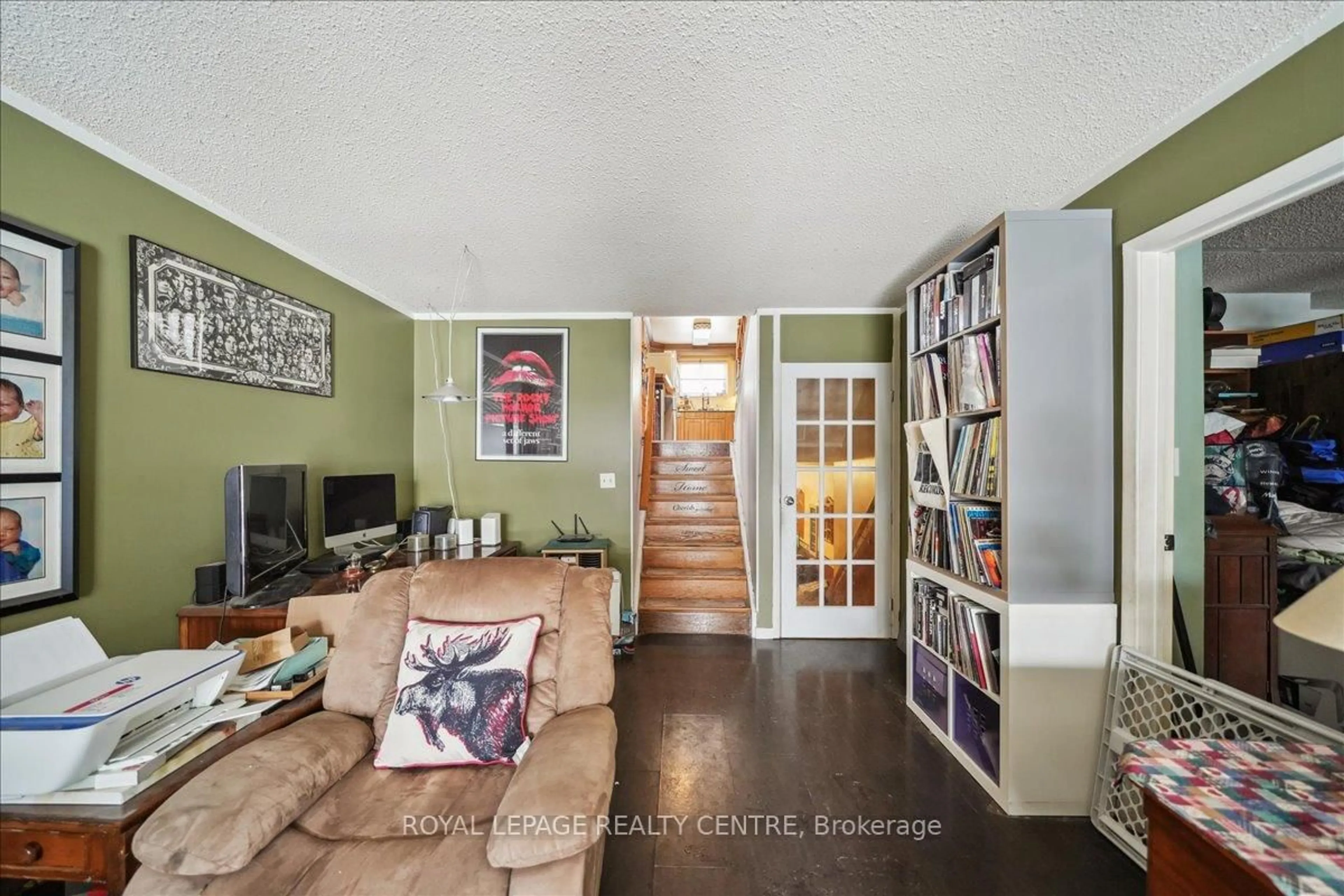 Unknown for 8 Judith Cres, Brampton Ontario L6S 3J4