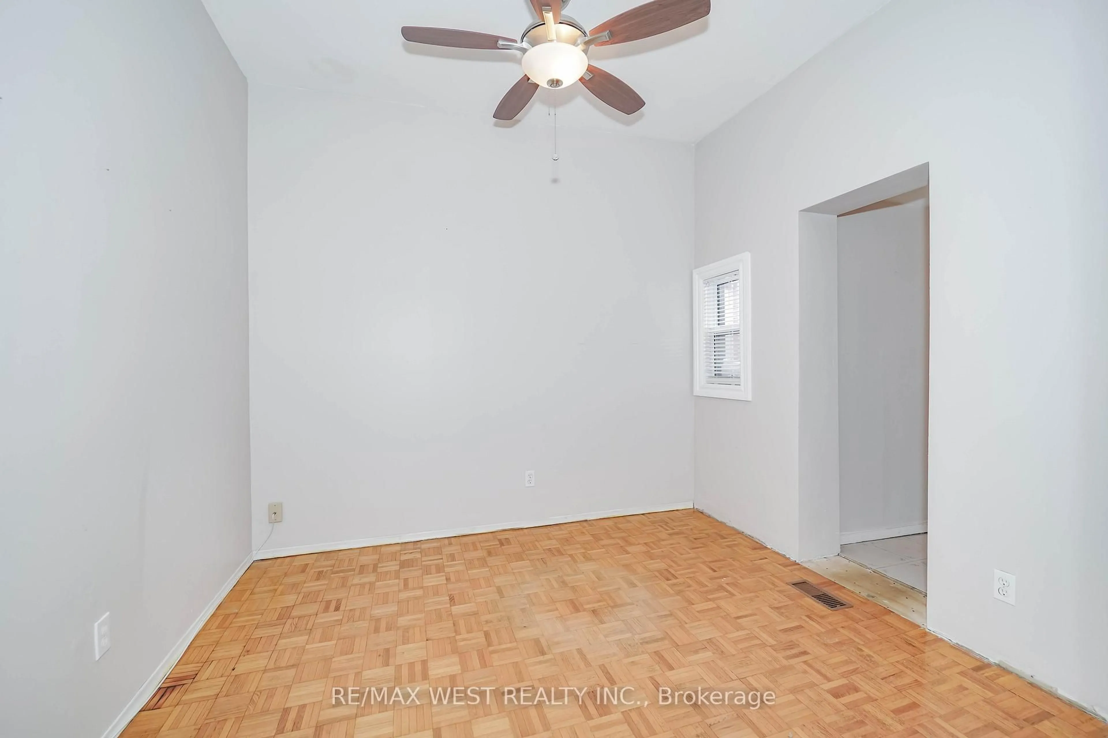 A pic of a room for 48 Eileen Ave, Toronto Ontario M6N 1V4