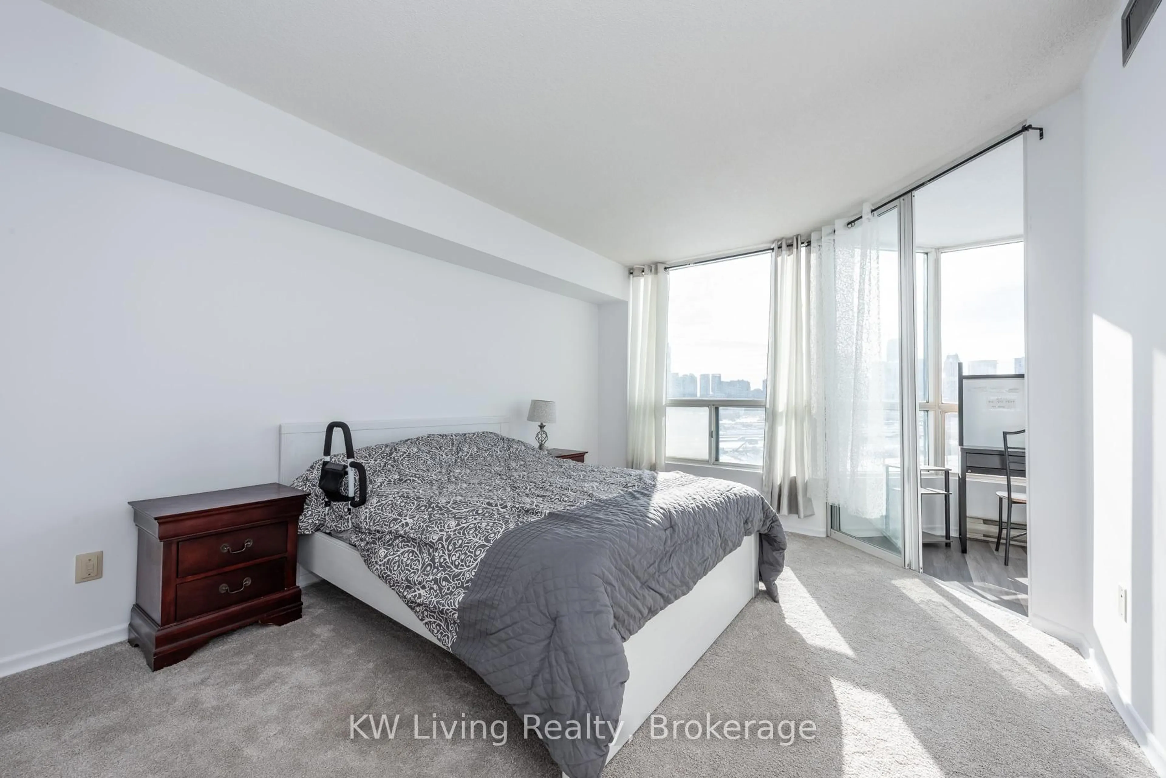 Bedroom with bed, unknown for 4460 Tucana Crt #805, Mississauga Ontario L5R 3K9