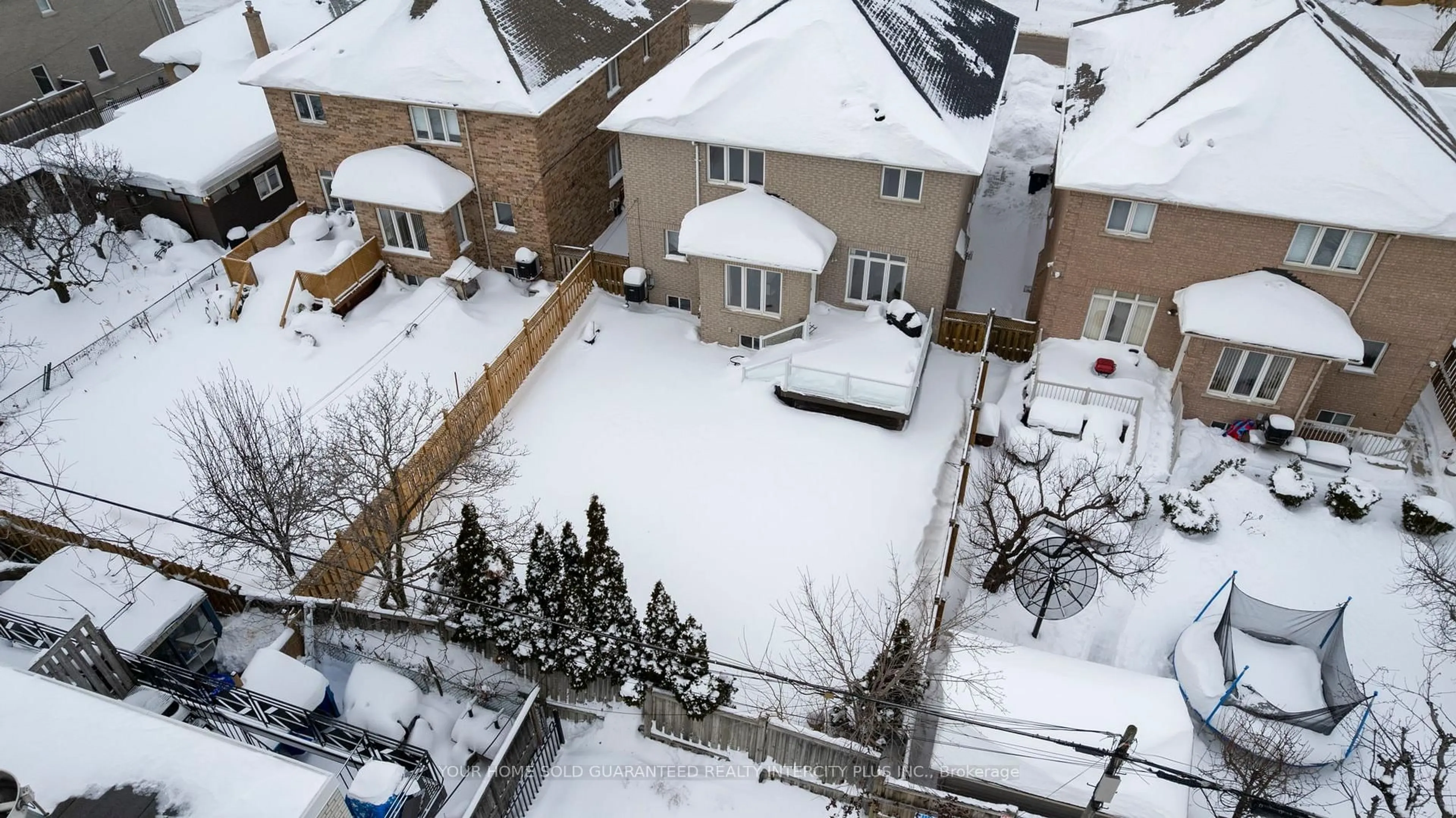 A pic from outside/outdoor area/front of a property/back of a property/a pic from drone, street for 91A Regent Rd, Toronto Ontario M3K 1H2