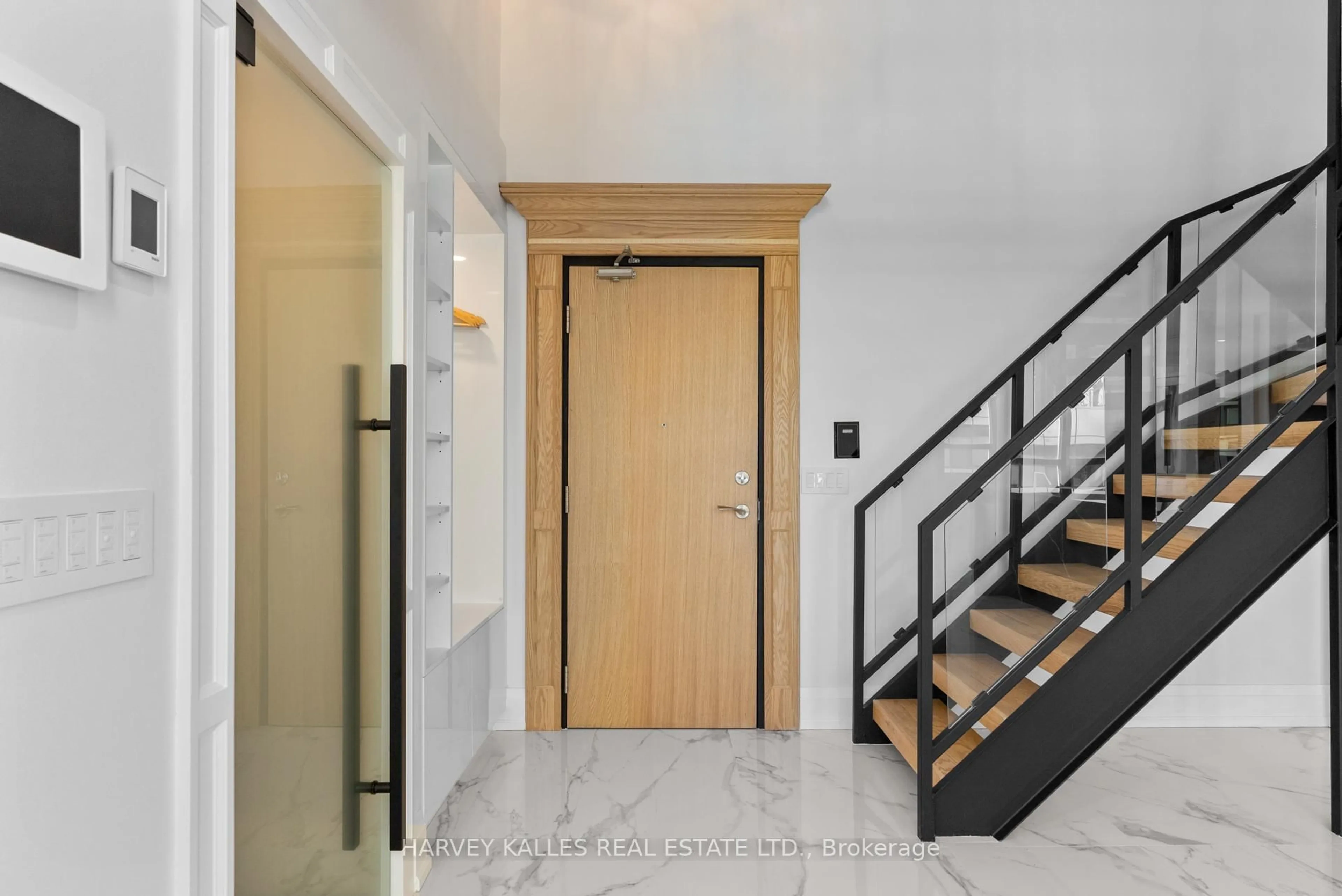 Indoor foyer for 300 Manitoba St #311, Toronto Ontario M8Y 4G6