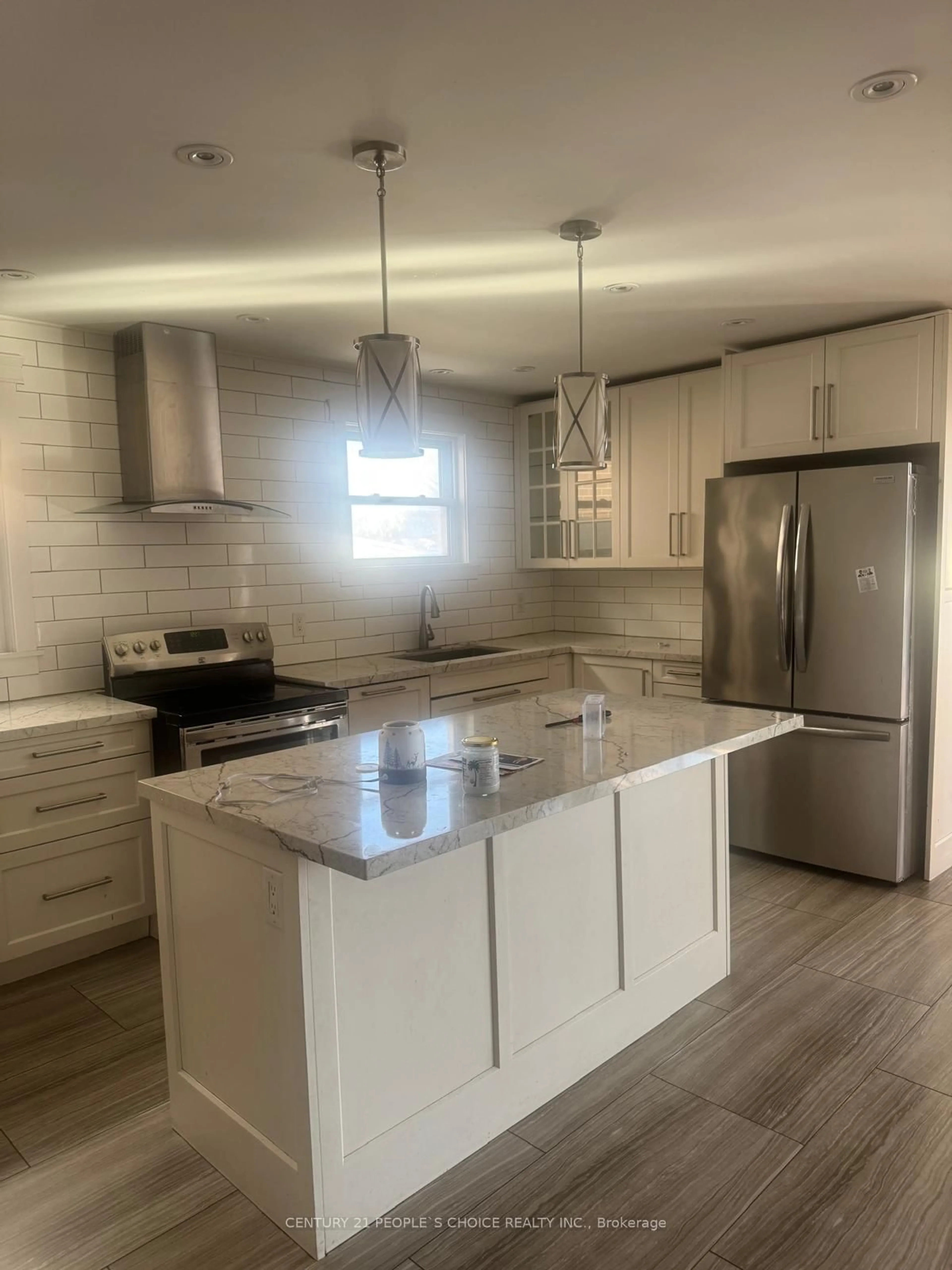 Open concept kitchen, unknown for 14 Albermarle Crt, Brampton Ontario L6Z 1R4