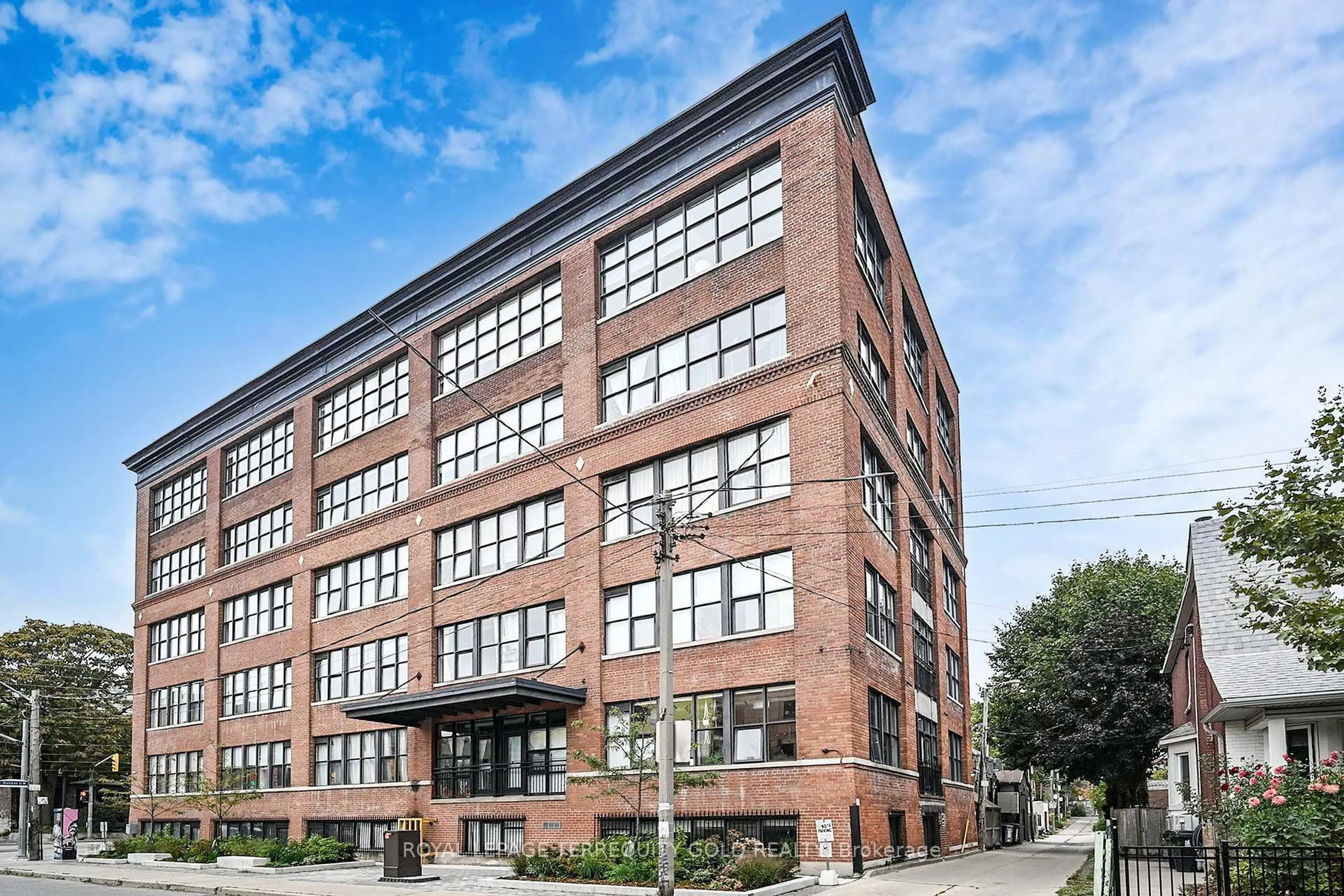 Home with brick exterior material, building for 2154 Dundas St #107, Toronto Ontario M6R 1X3