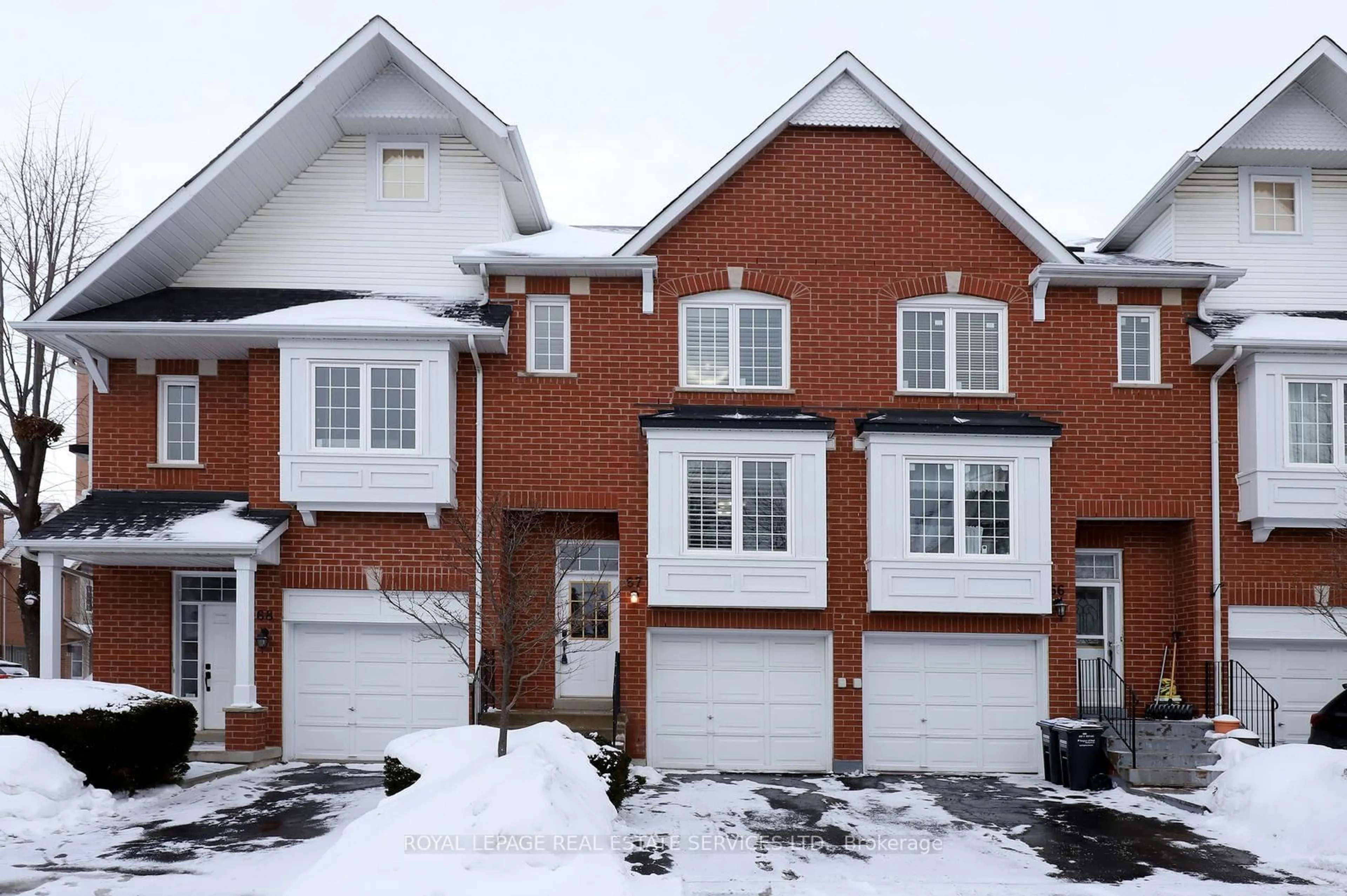 Home with brick exterior material, street for 1575 South Parade Crt #67, Mississauga Ontario L5M 6E9