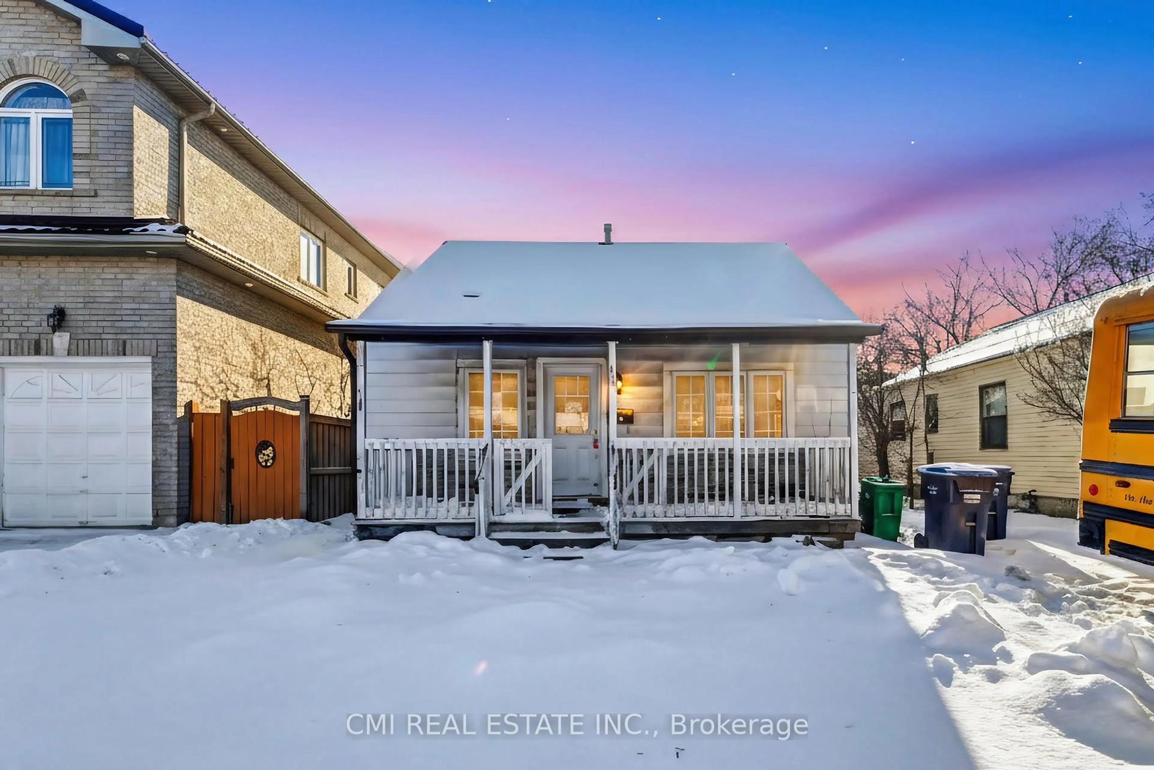 Unknown for 3032 Victory Cres, Mississauga Ontario L4T 1L4