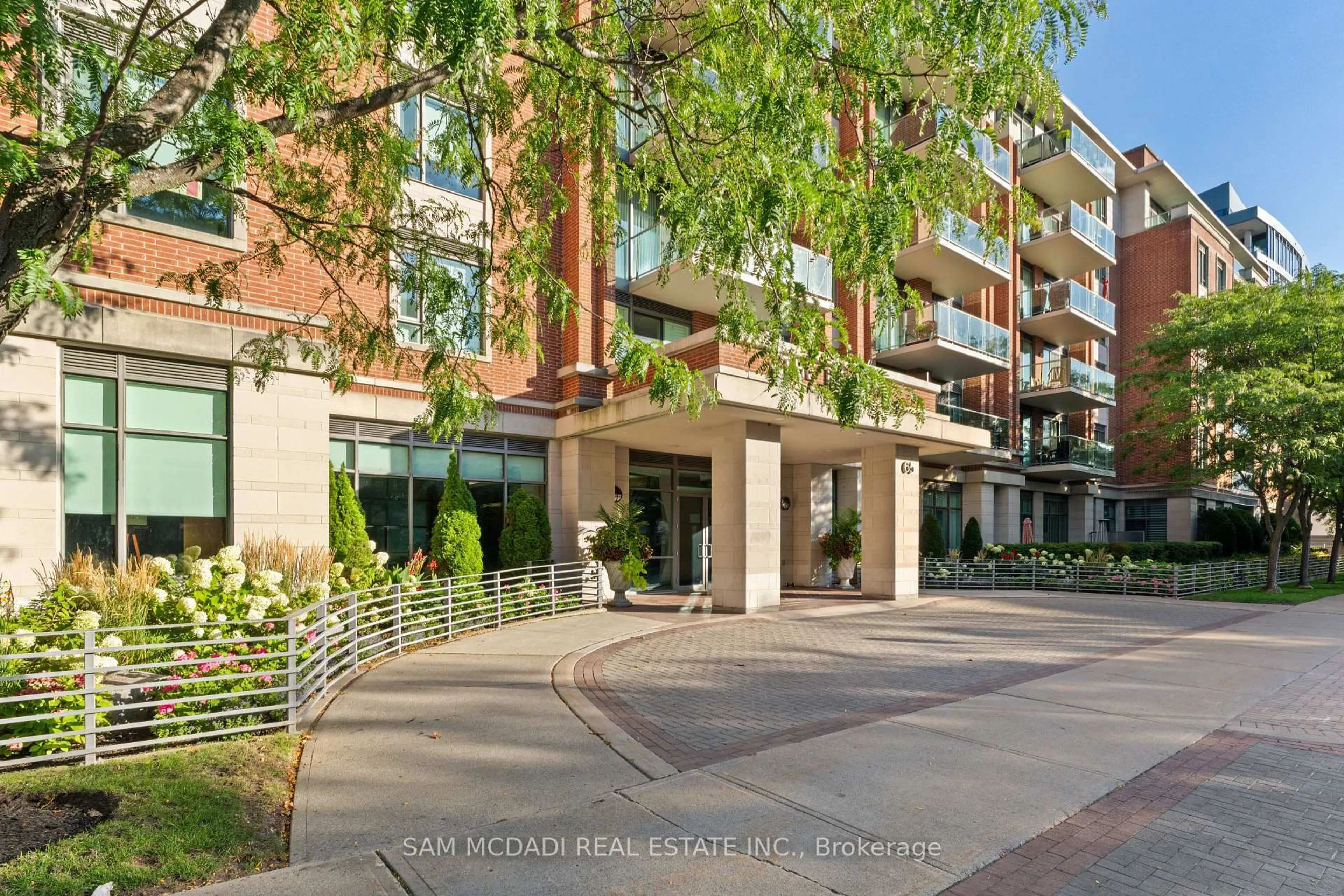 Indoor foyer for 65 Port St #509, Mississauga Ontario L5G 4V3