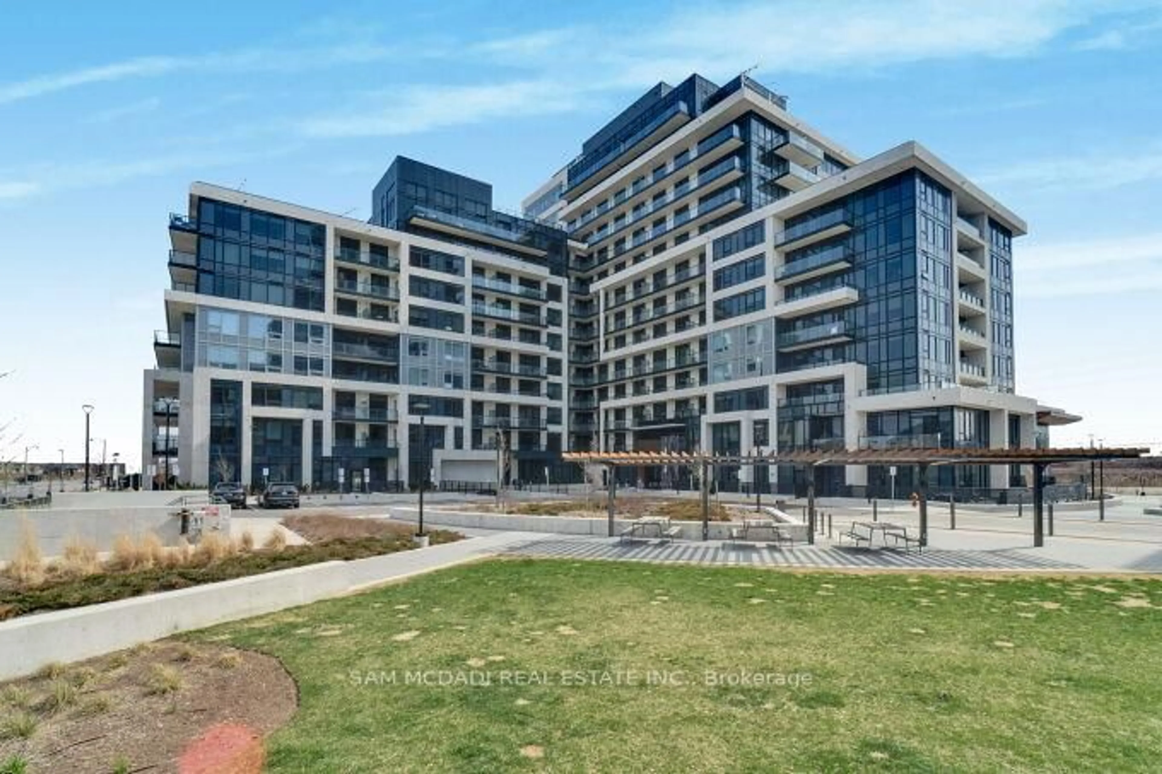 Indoor foyer for 3200 William Coltson Ave #318, Oakville Ontario L6H 7W8