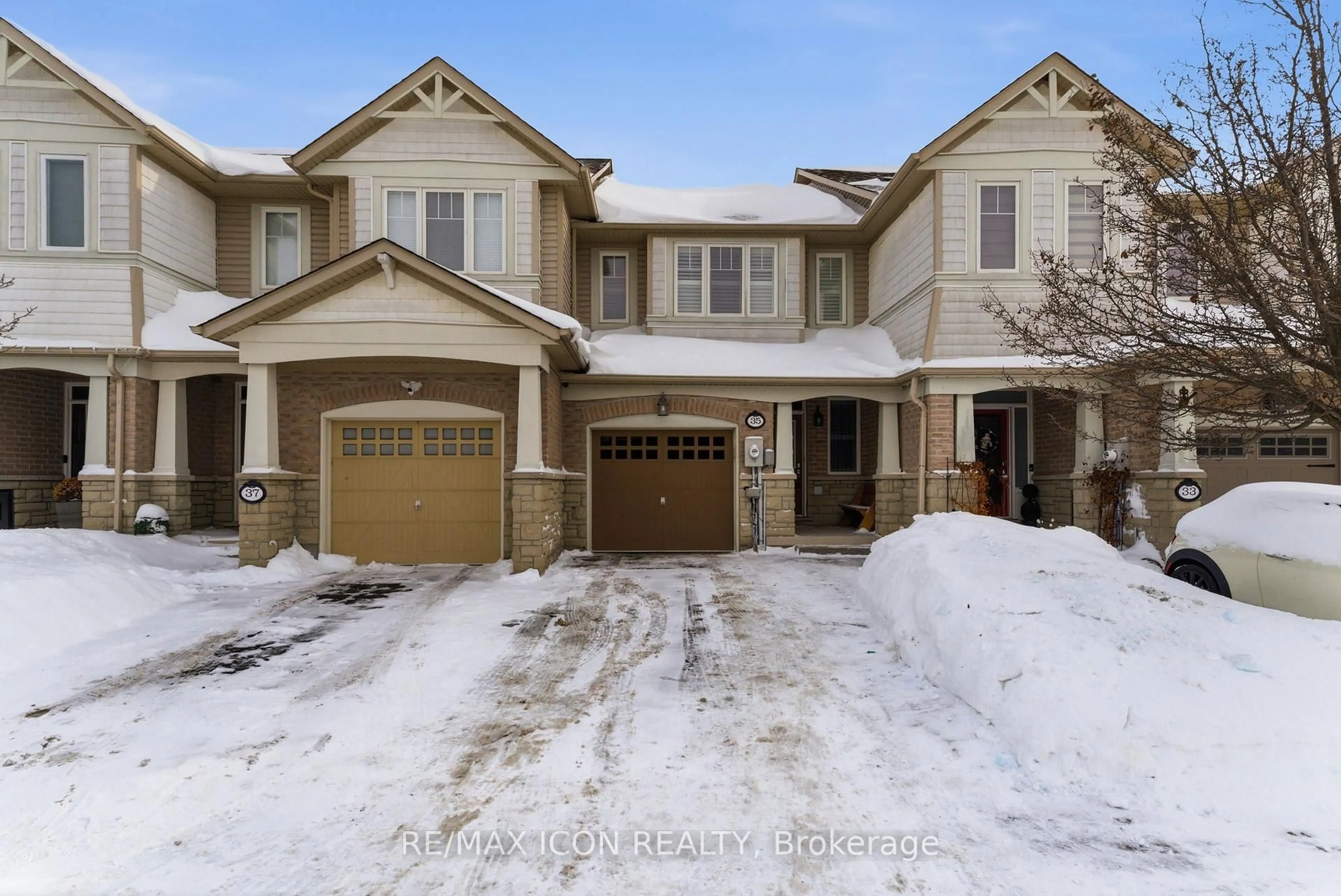 Unknown for 35 Losino St, Caledon Ontario L7C 3N2