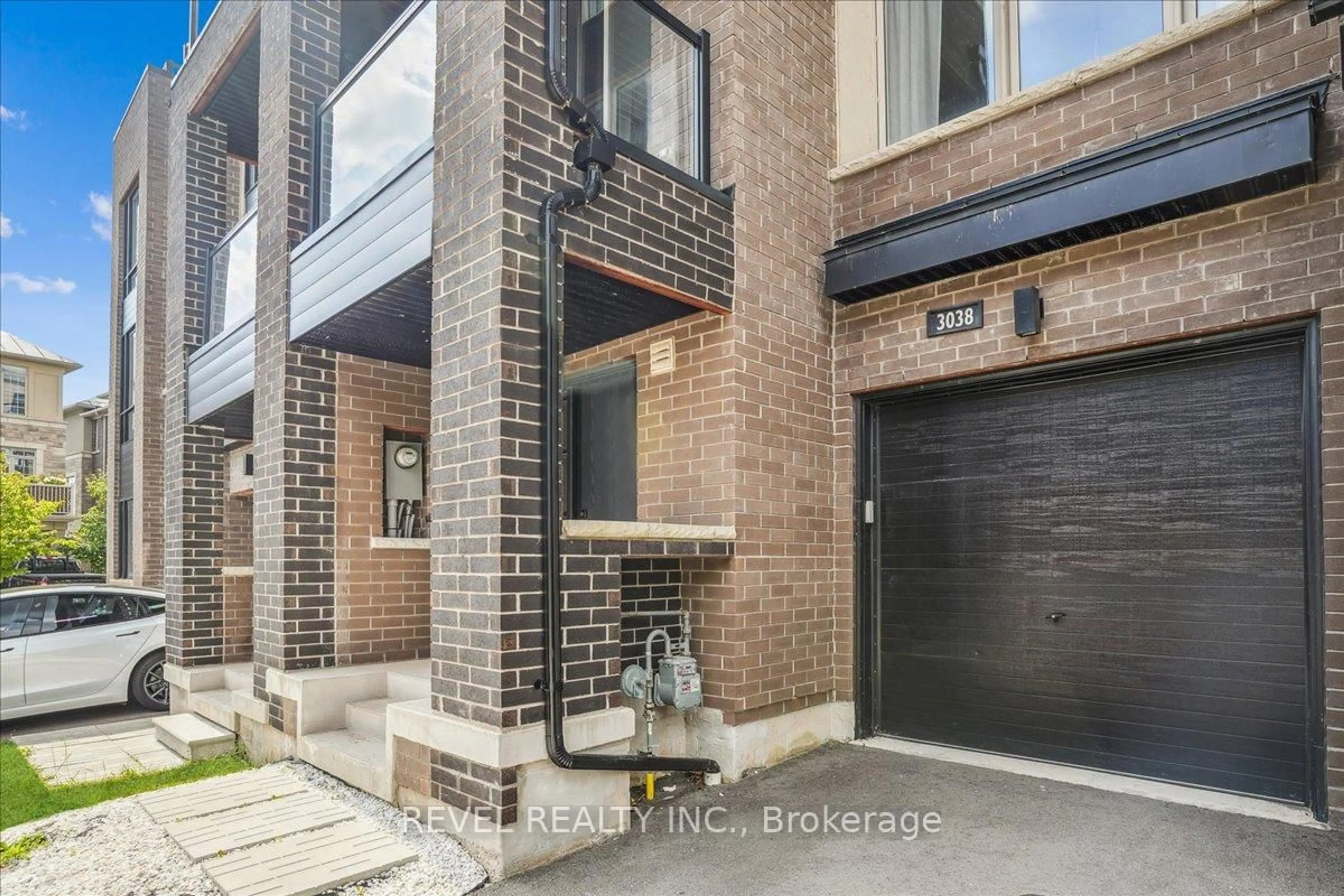 Home with brick exterior material, street for 3038 Blacktusk Common, Oakville Ontario L6H 7E3