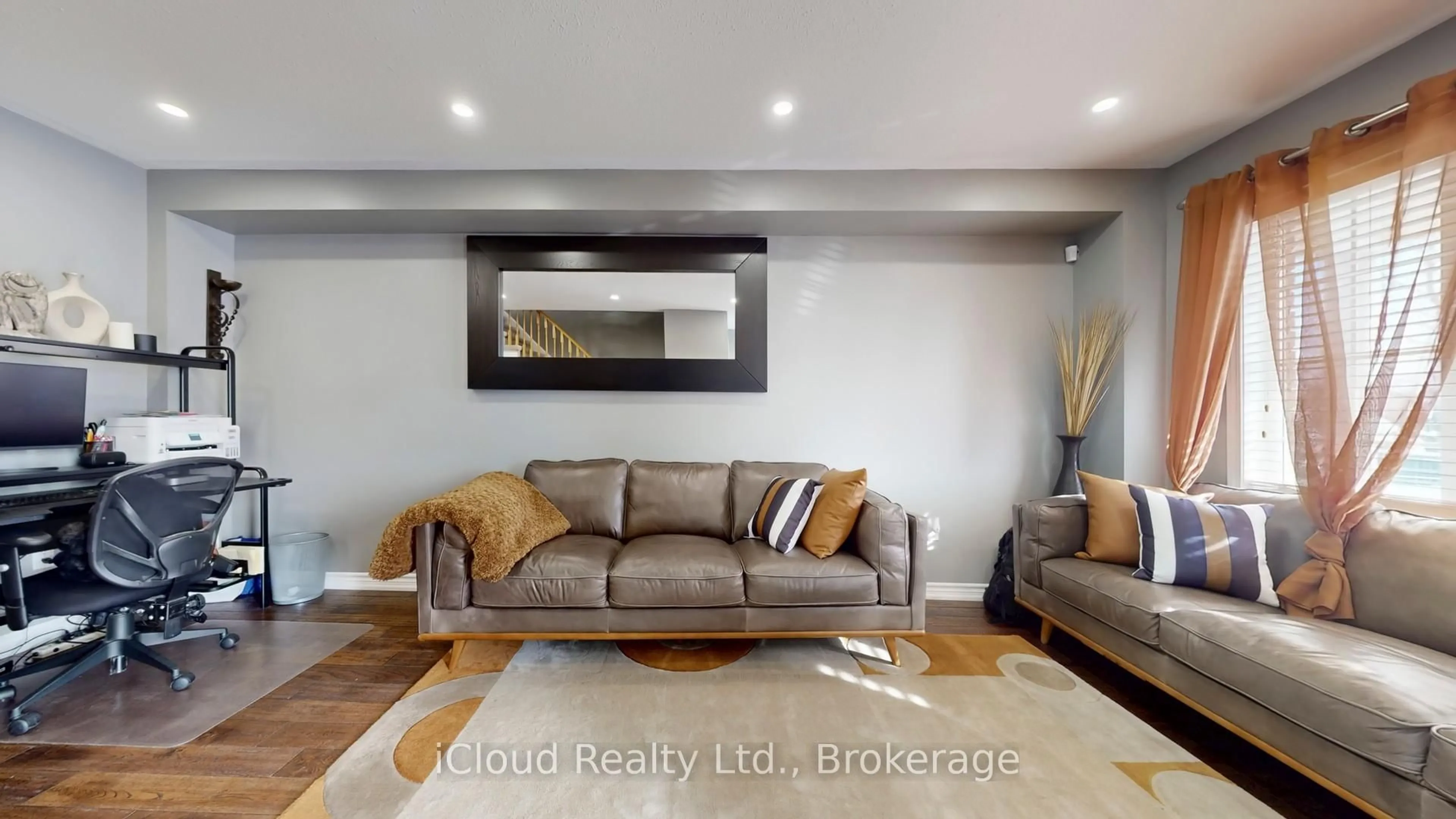 Living room with furniture, unknown for 52 Tianalee Cres, Brampton Ontario L7A 2X2