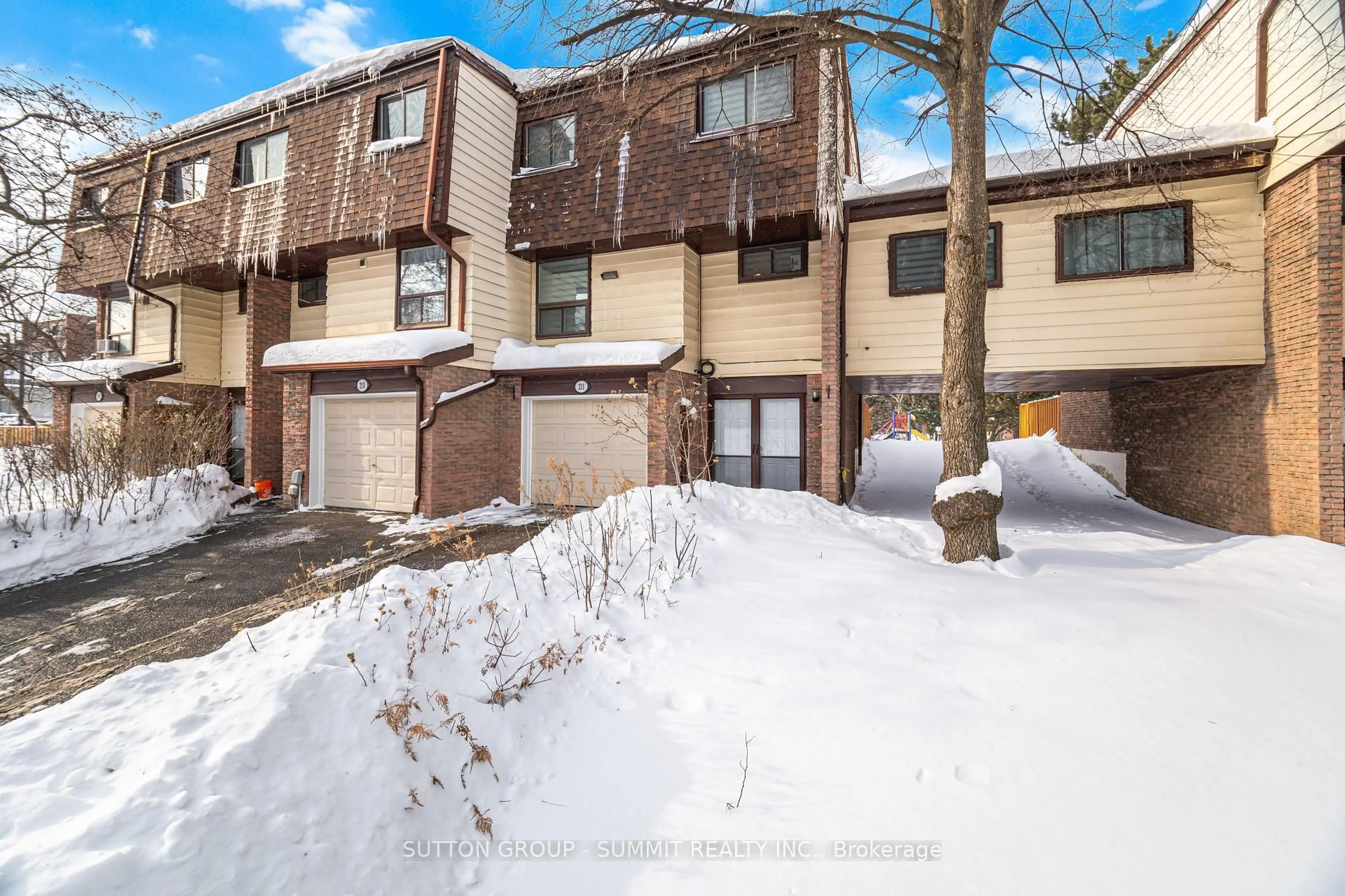 A pic from outside/outdoor area/front of a property/back of a property/a pic from drone, street for 180 Mississauga Valley Blvd #211, Mississauga Ontario L5A 3M2