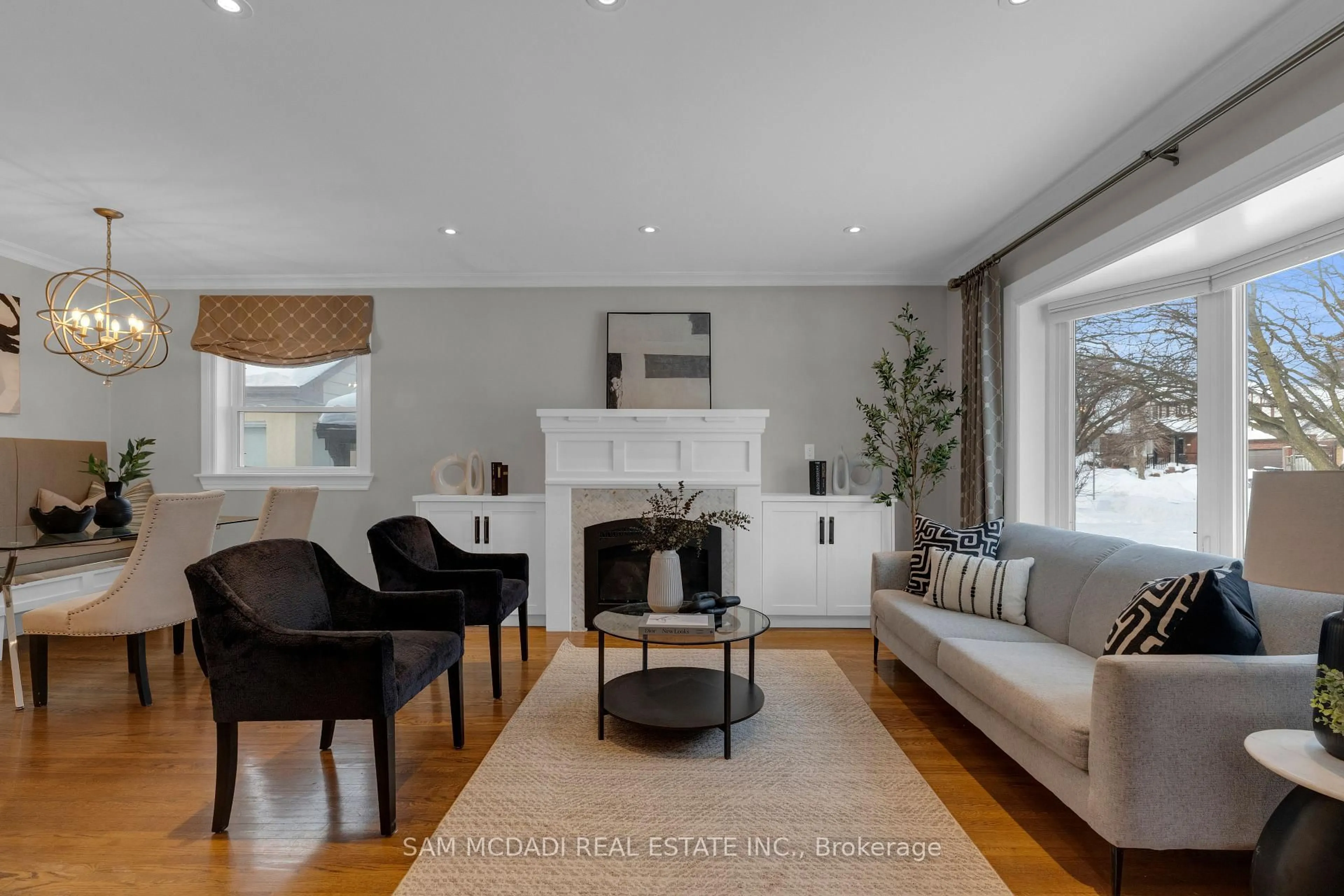 Living room with furniture, unknown for 70 Thirty Seventh St, Toronto Ontario M8W 3L8