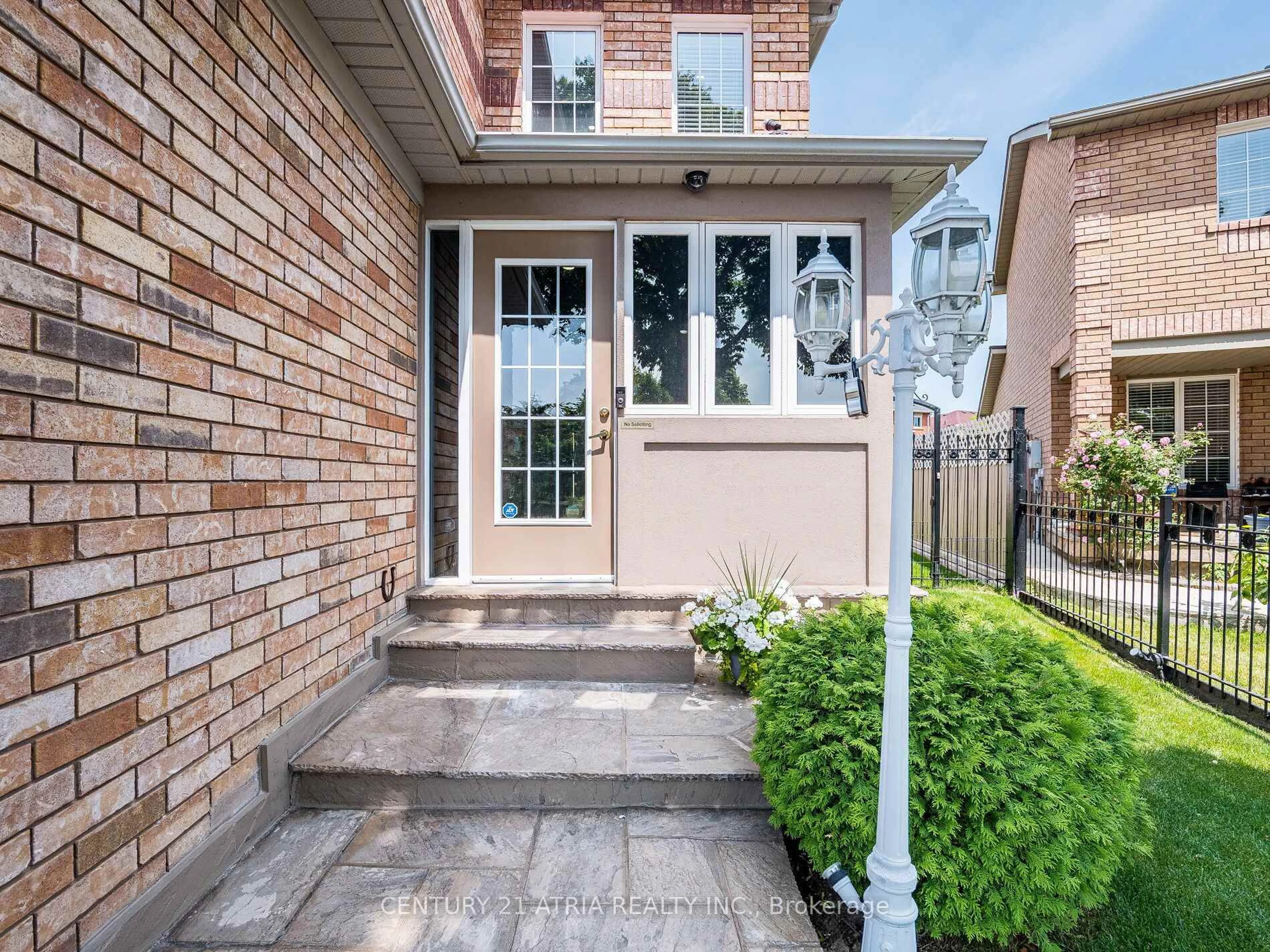 Home with brick exterior material, street for 5599 Brenchley Ave, Mississauga Ontario L5V 2H3