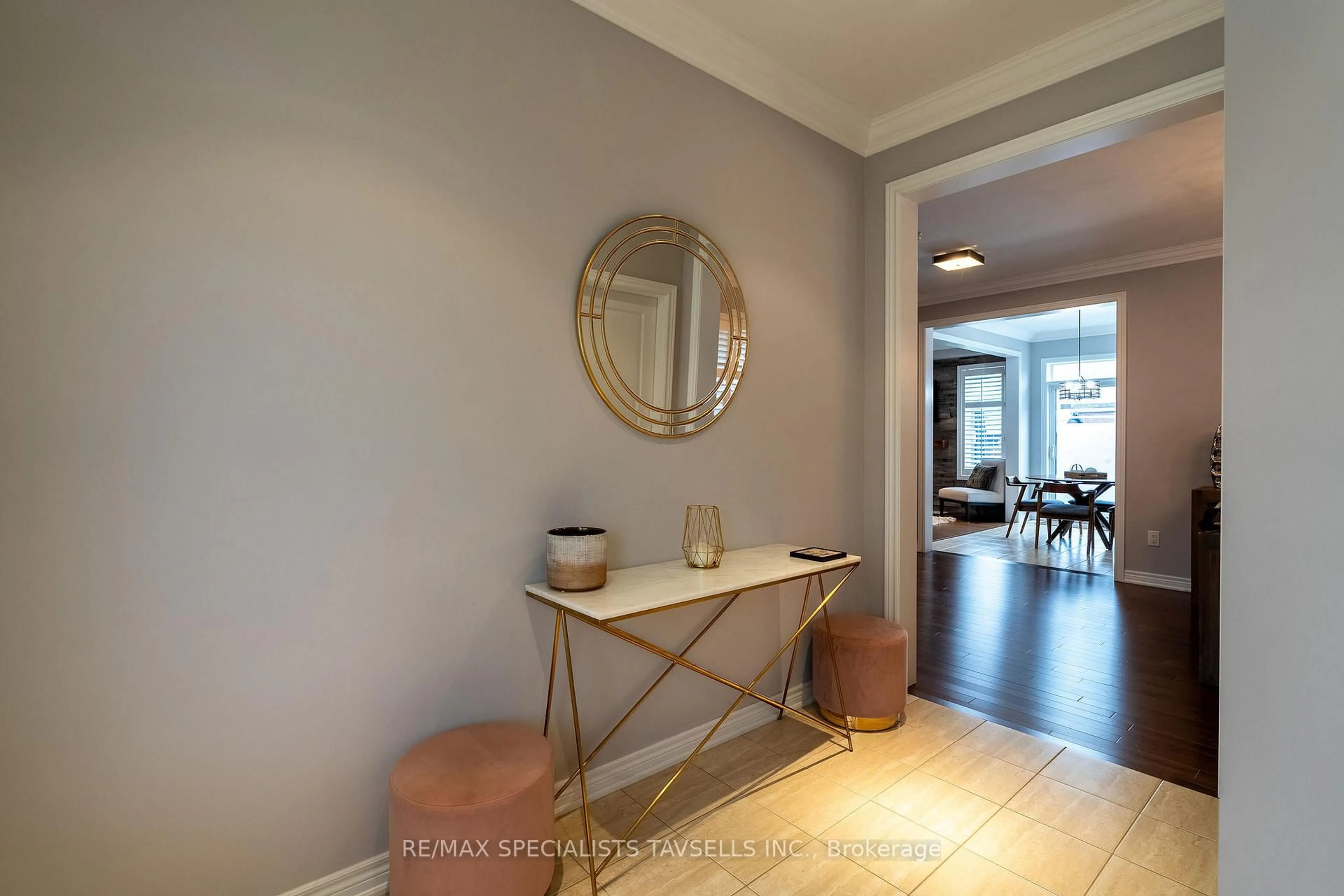 Indoor entryway for 7 Snellview Blvd, Caledon Ontario L7C 3T4