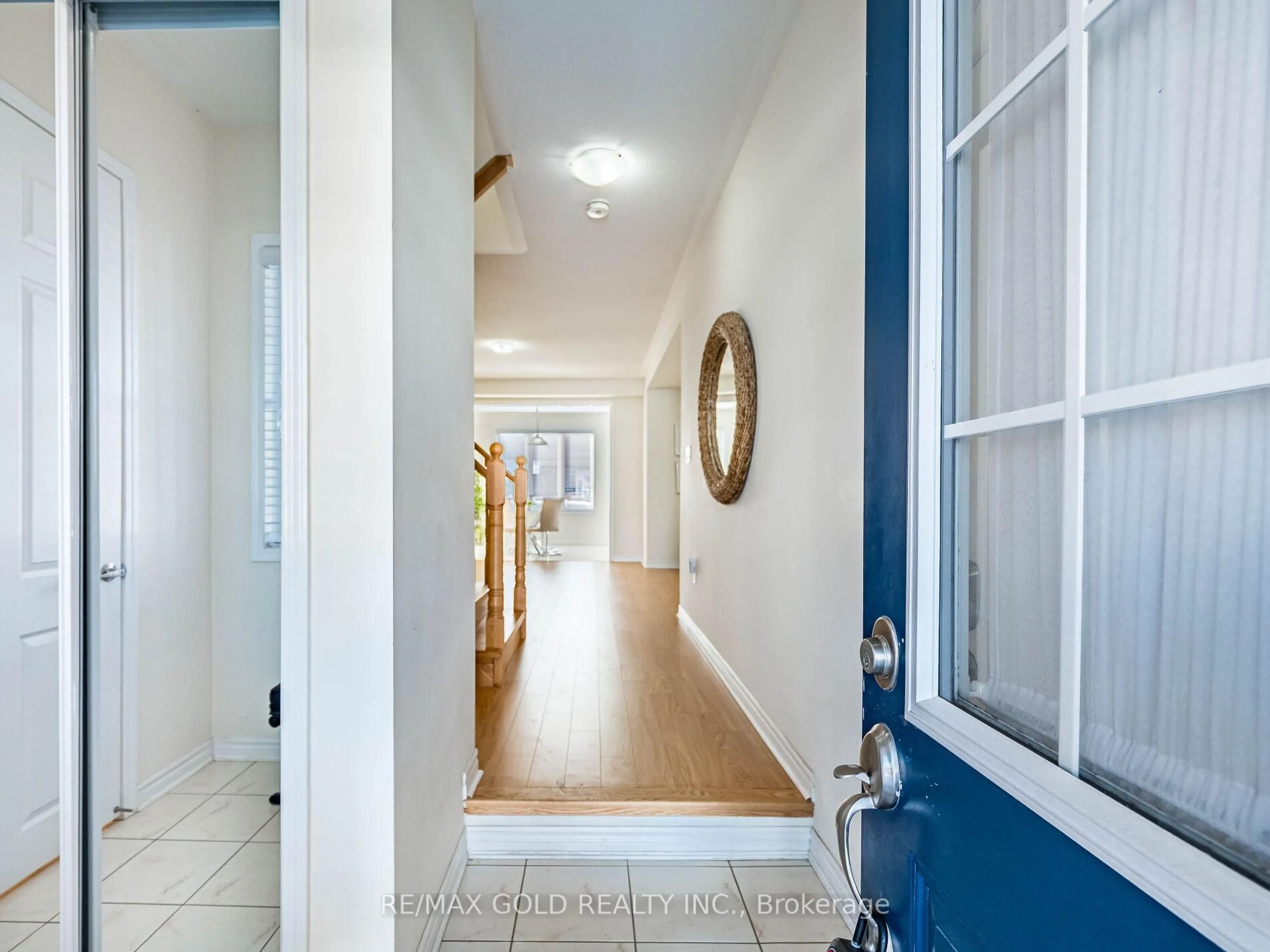 Indoor entryway for 520 Edenbrook Hill Dr, Brampton Ontario L7A 4T7