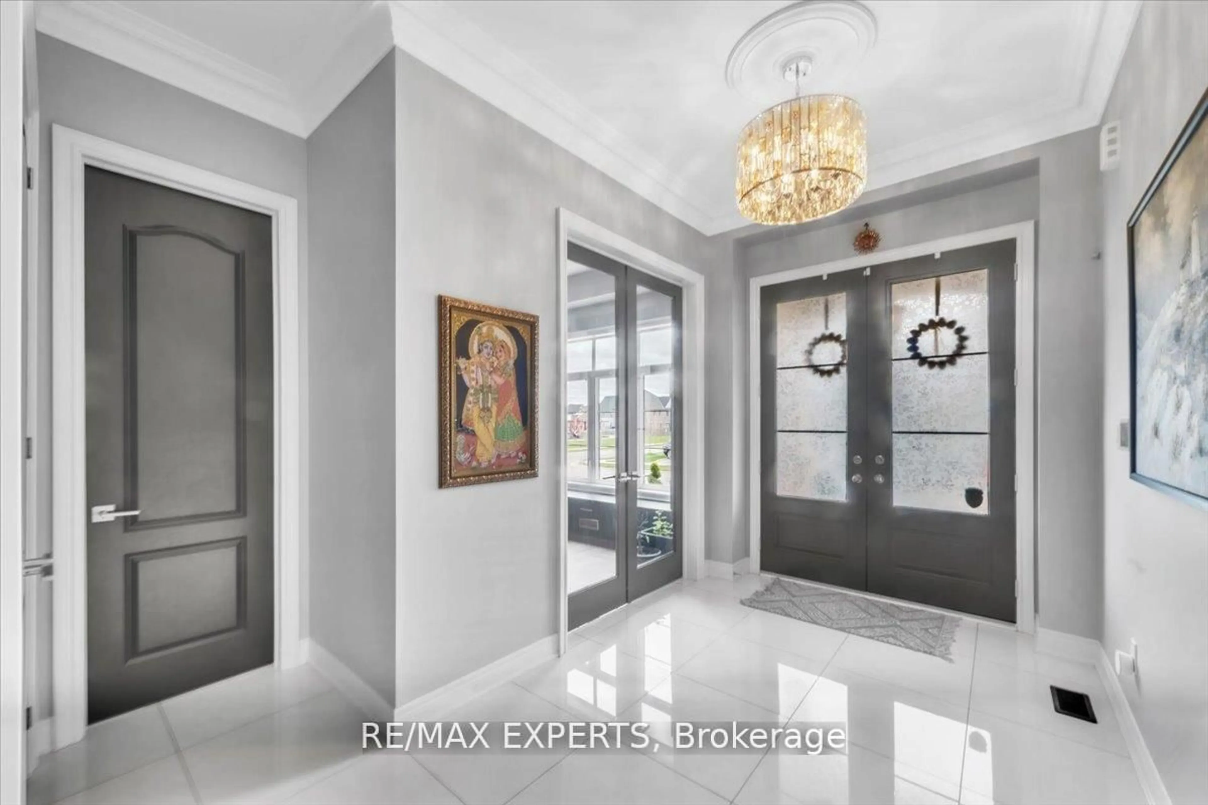 Indoor foyer for 77 Longevity Rd, Brampton Ontario L6X 5P8