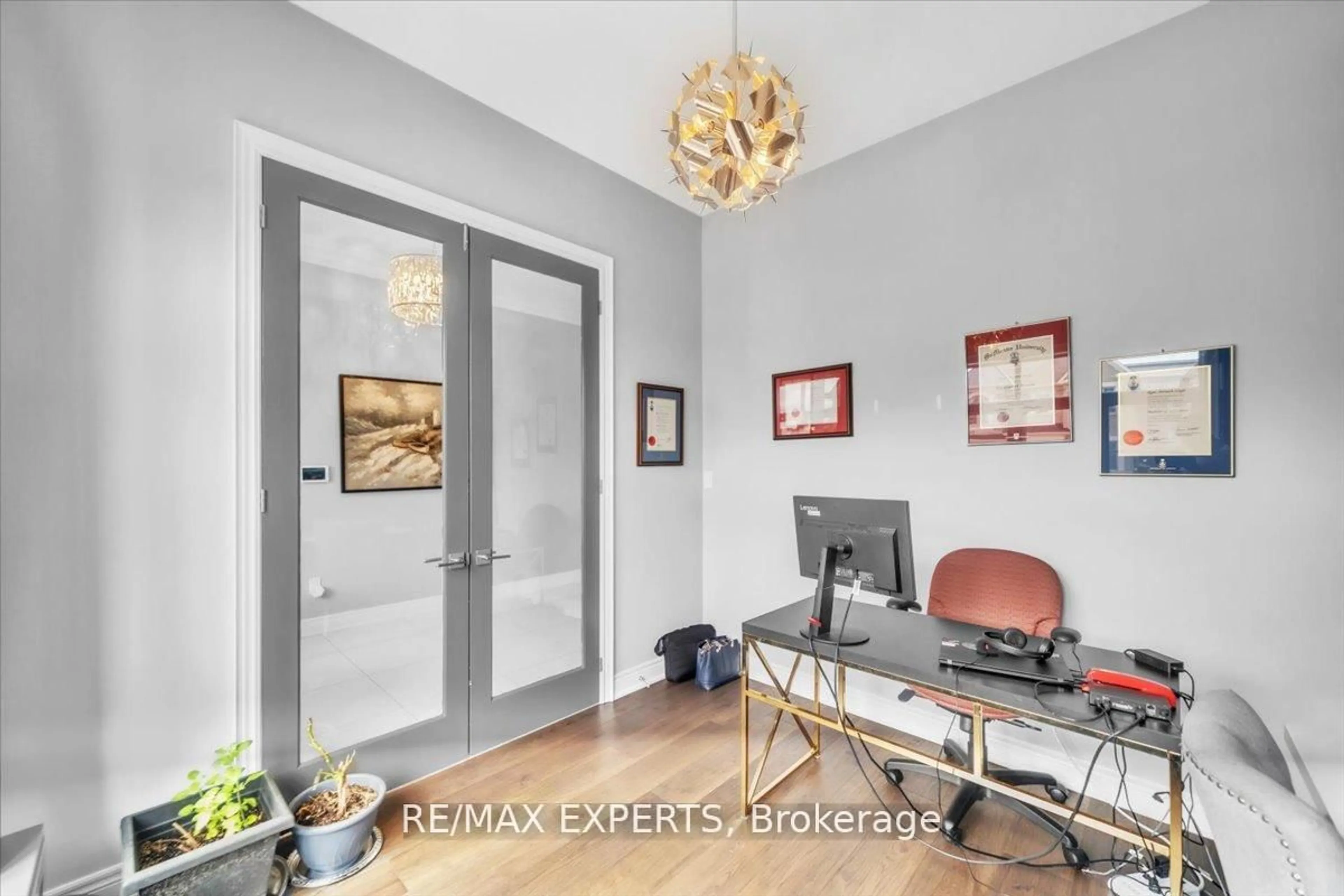 Indoor entryway for 77 Longevity Rd, Brampton Ontario L6X 5P8