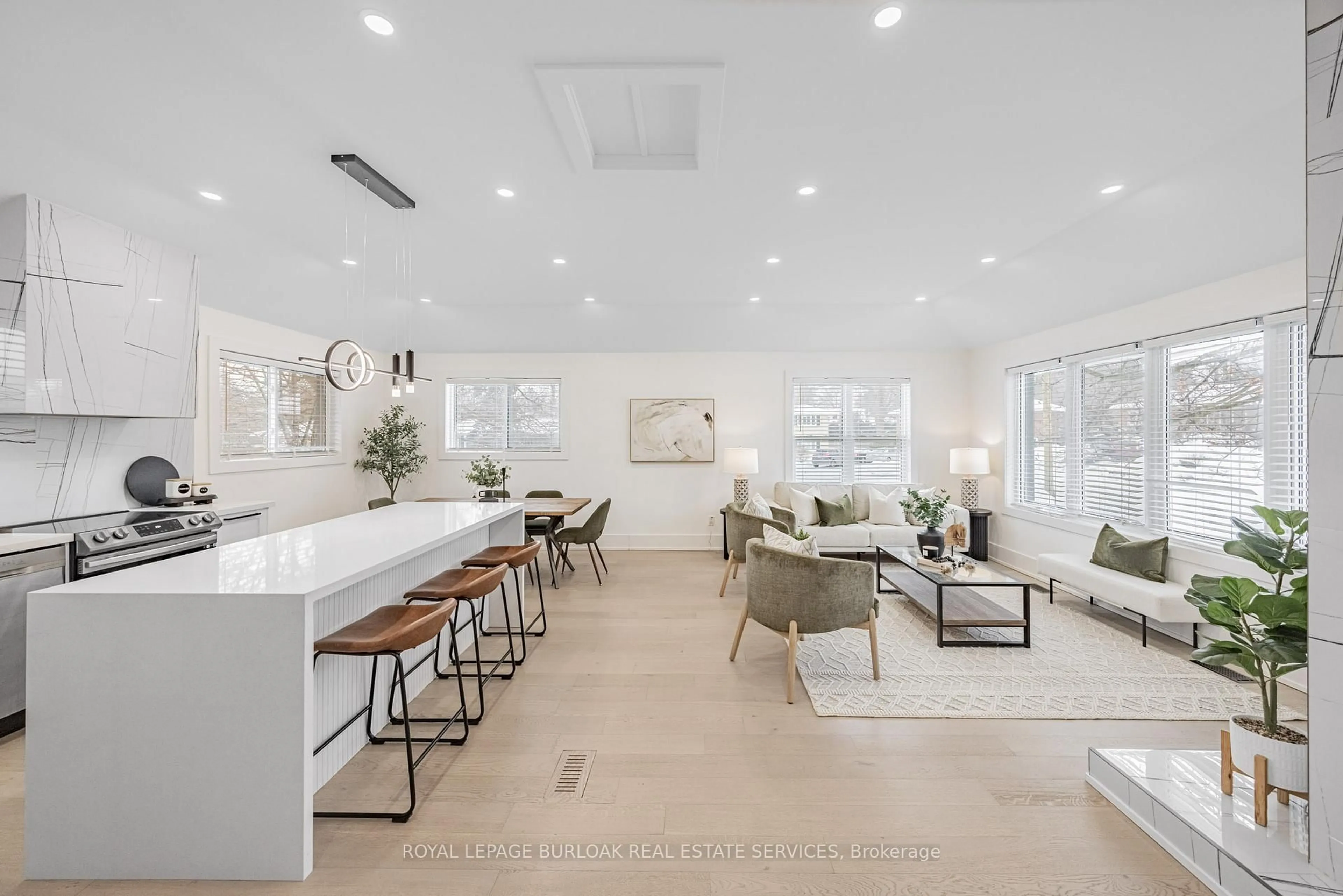 Unknown for 248 Wales Cres, Oakville Ontario L6L 3X7