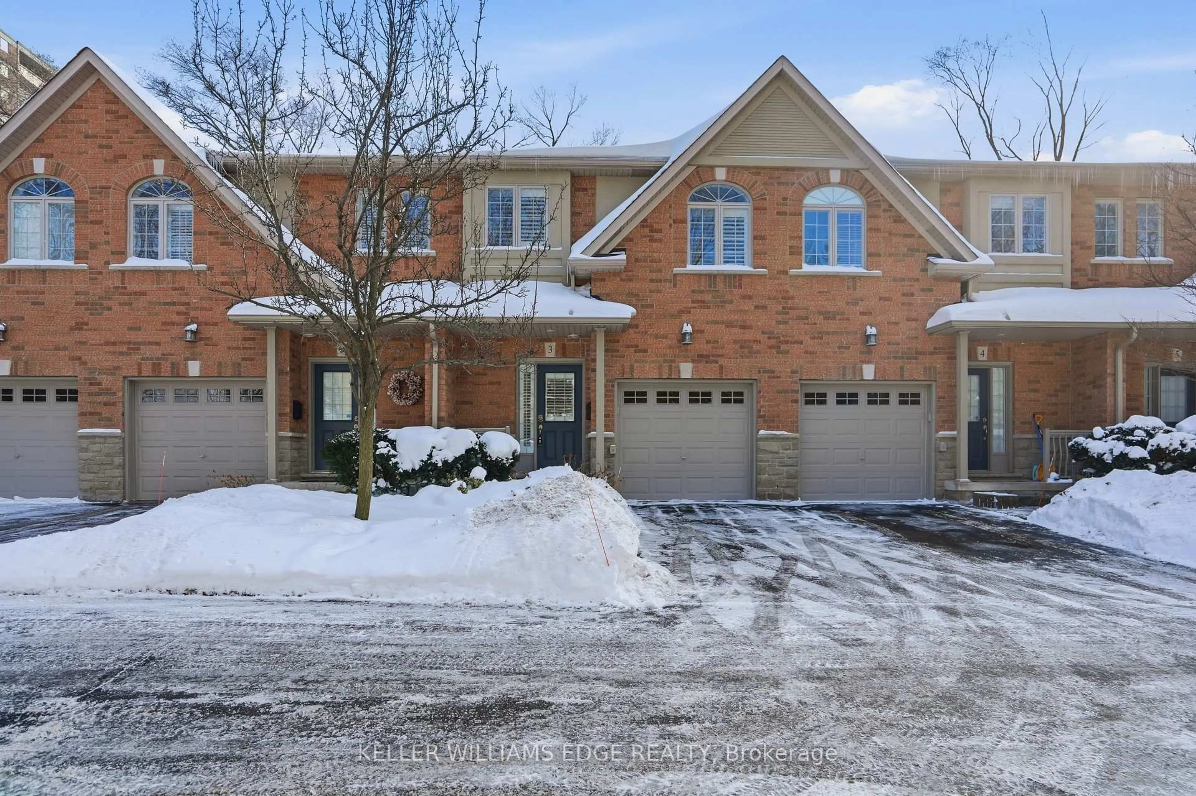 Home with brick exterior material, street for 540 Guelph Line #3, Burlington Ontario L7R 3M4