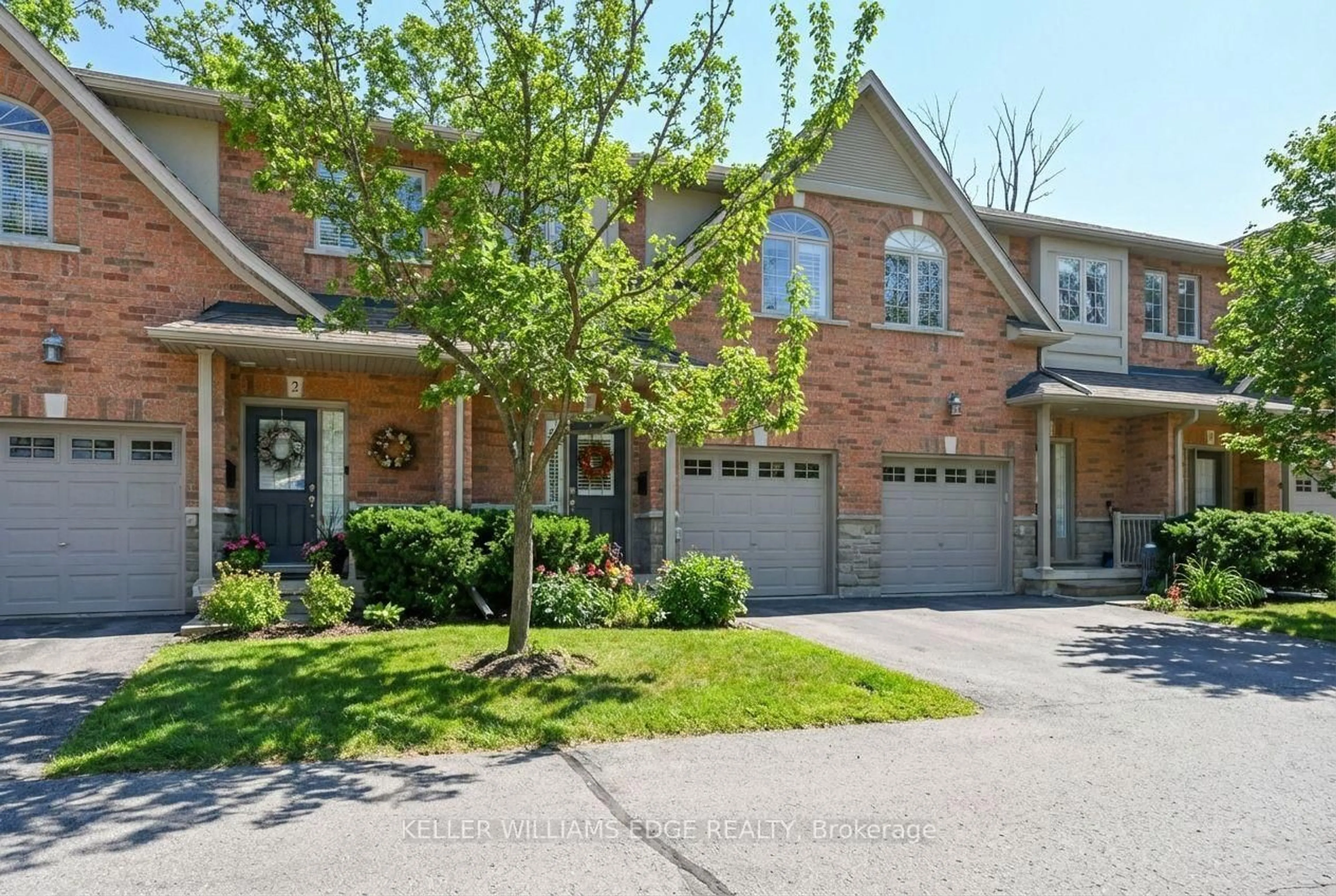 Home with brick exterior material, street for 540 Guelph Line #3, Burlington Ontario L7R 3M4