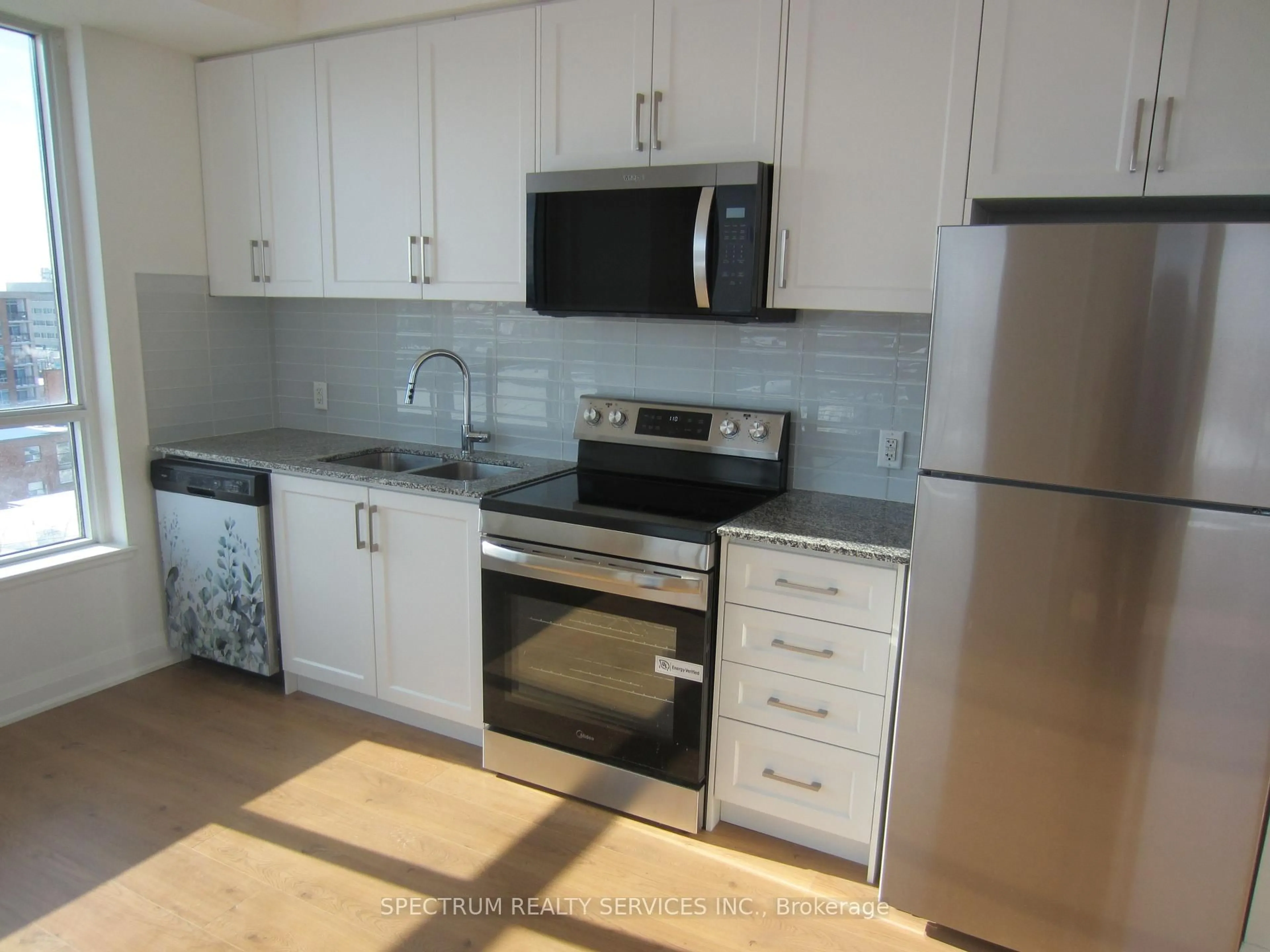 Standard kitchen, unknown for 2800 Keele St #707, Toronto Ontario M2M 0B8