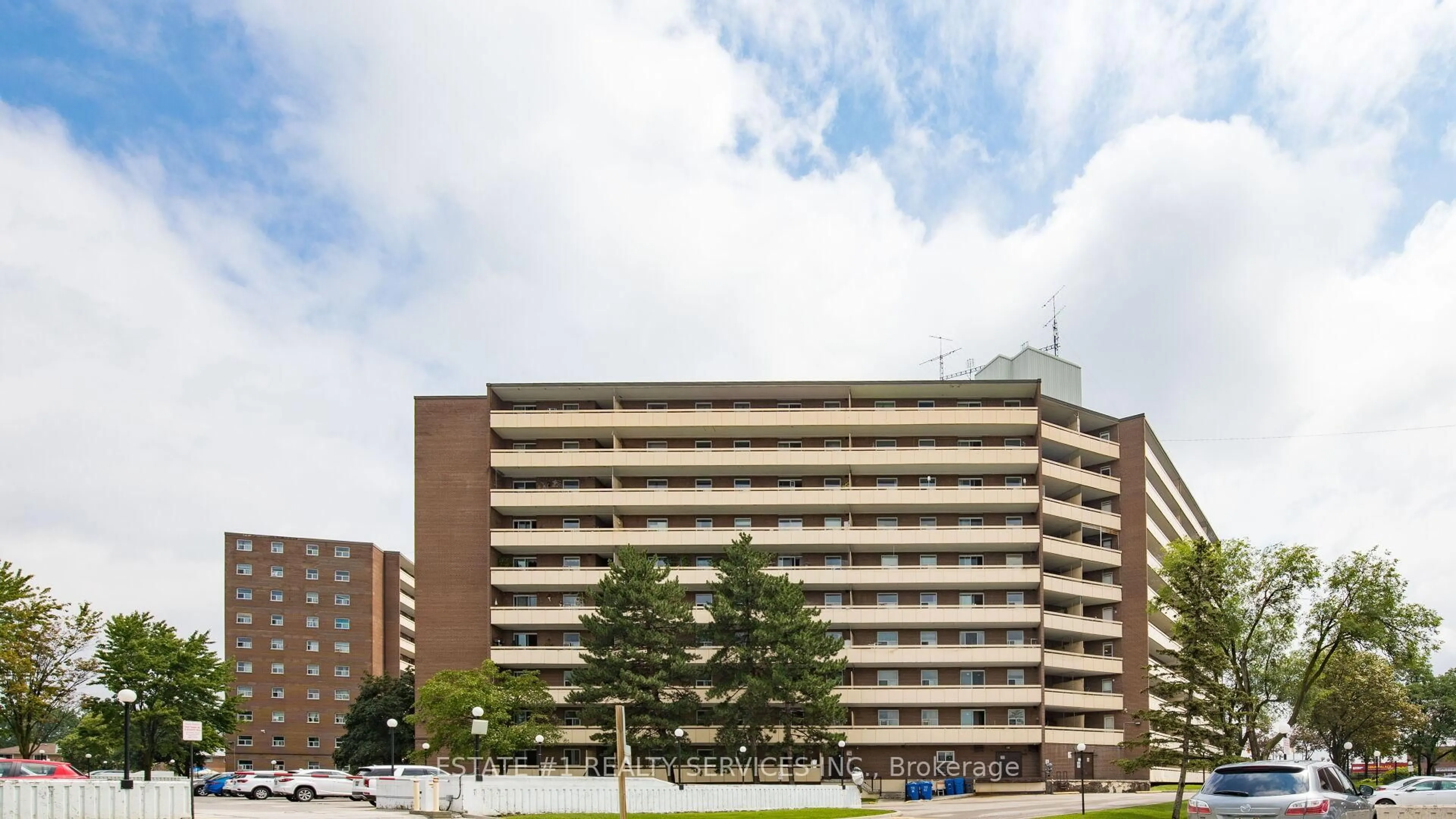 Patio, building for 3555 Derry Rd #402, Mississauga Ontario L4T 1B2