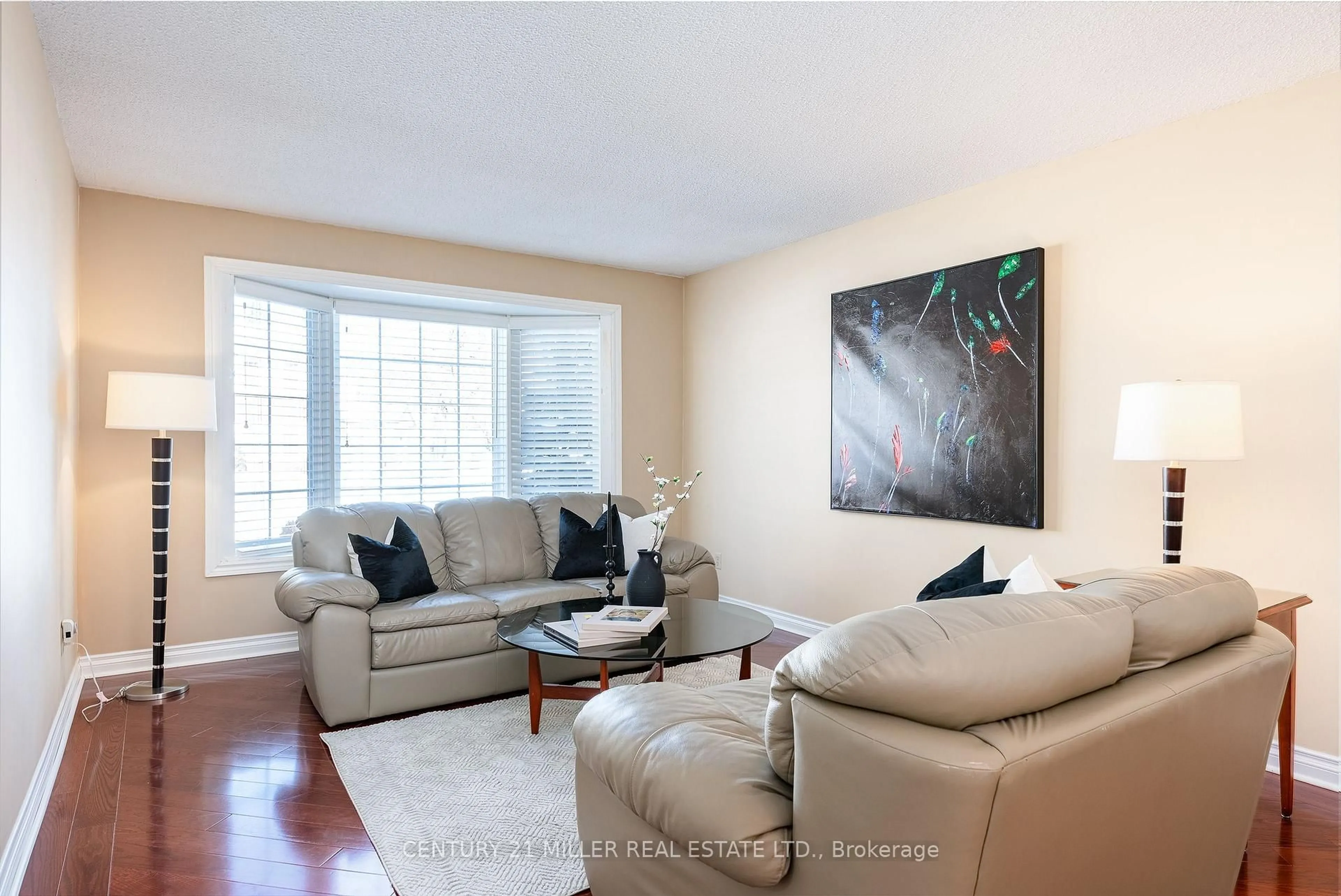 Living room with furniture, unknown for 1404 Kimberley Dr, Oakville Ontario L6H 2W6